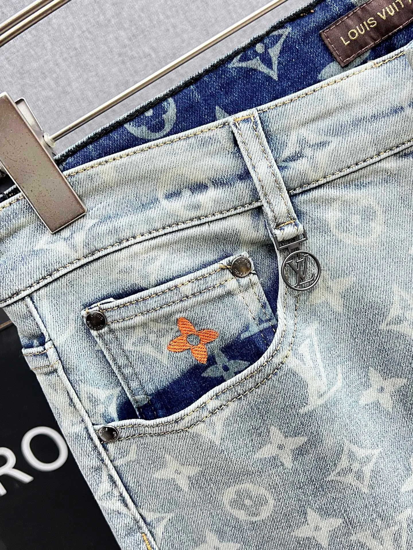 Джинсы Мужские Louis Vuitton 18097850