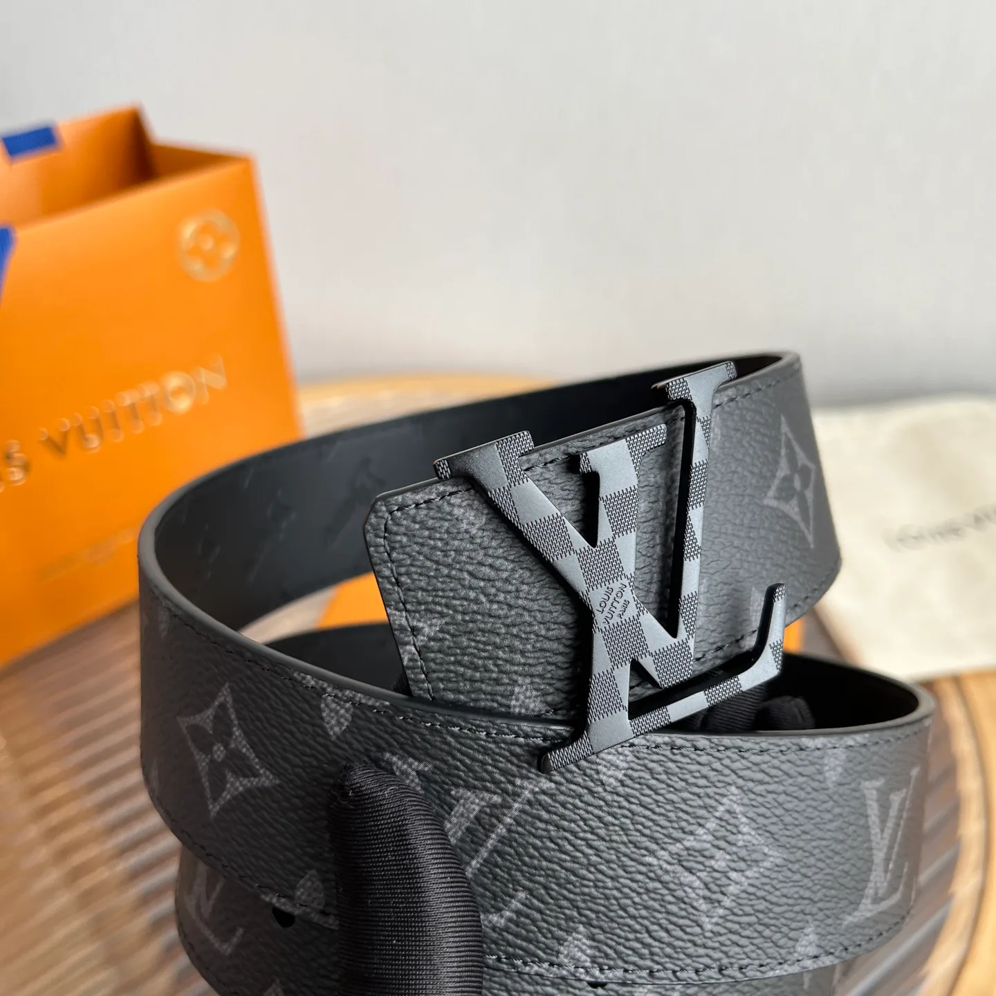 Ремни Louis Vuitton 10399060