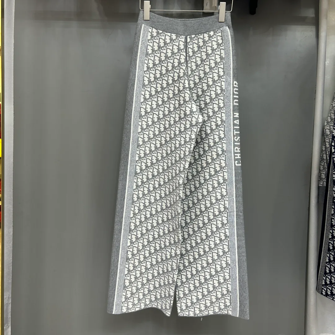 Брюки Женские Christian Dior 18096898