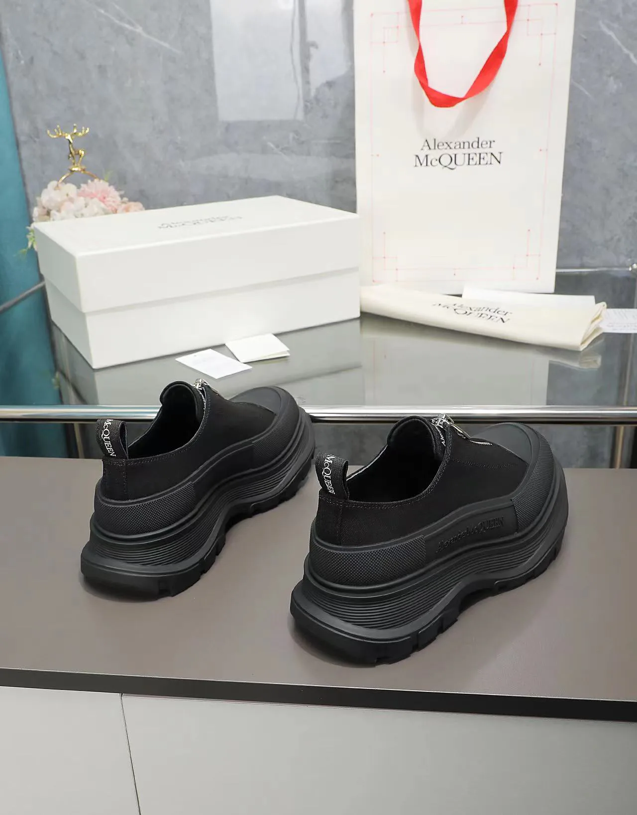 Кроссовки Женские Alexander Mcqueen 18740861
