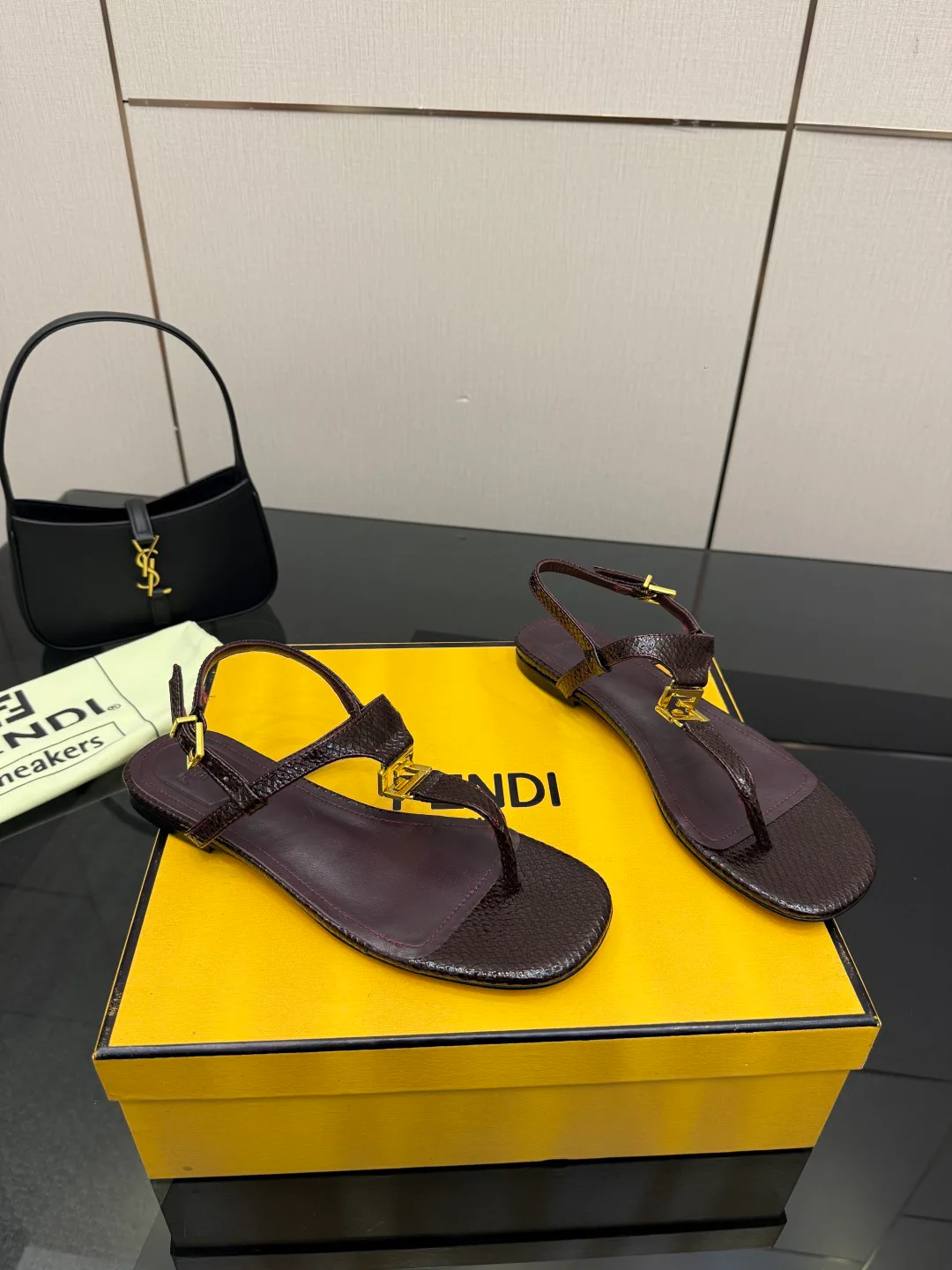 Сандалии Женские Fendi 5052107