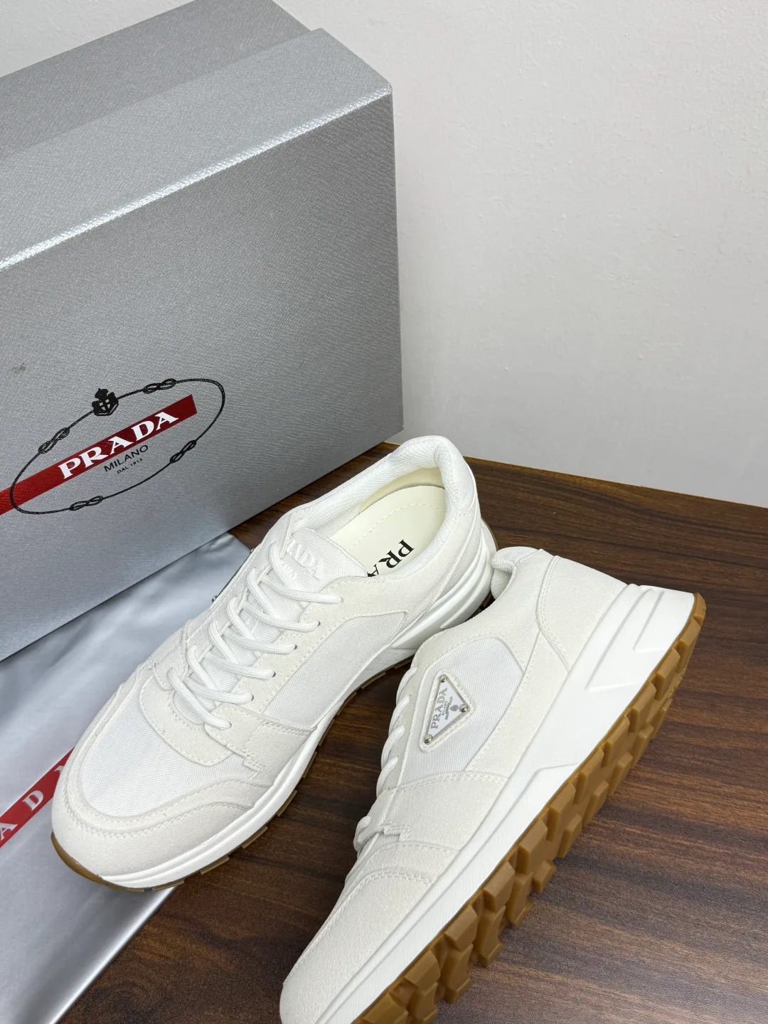 Кроссовки Мужские Prada 19110512