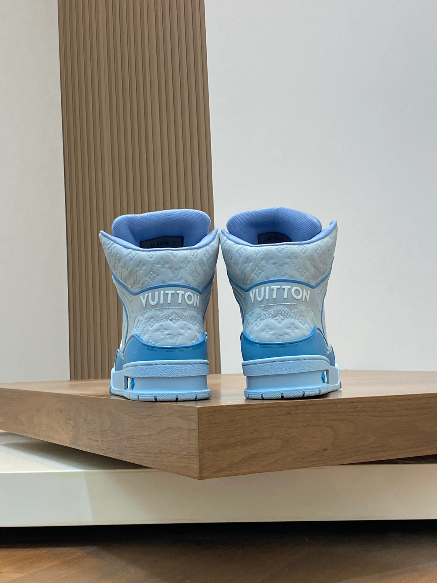 Кроссовки Мужские Louis Vuitton 1483819