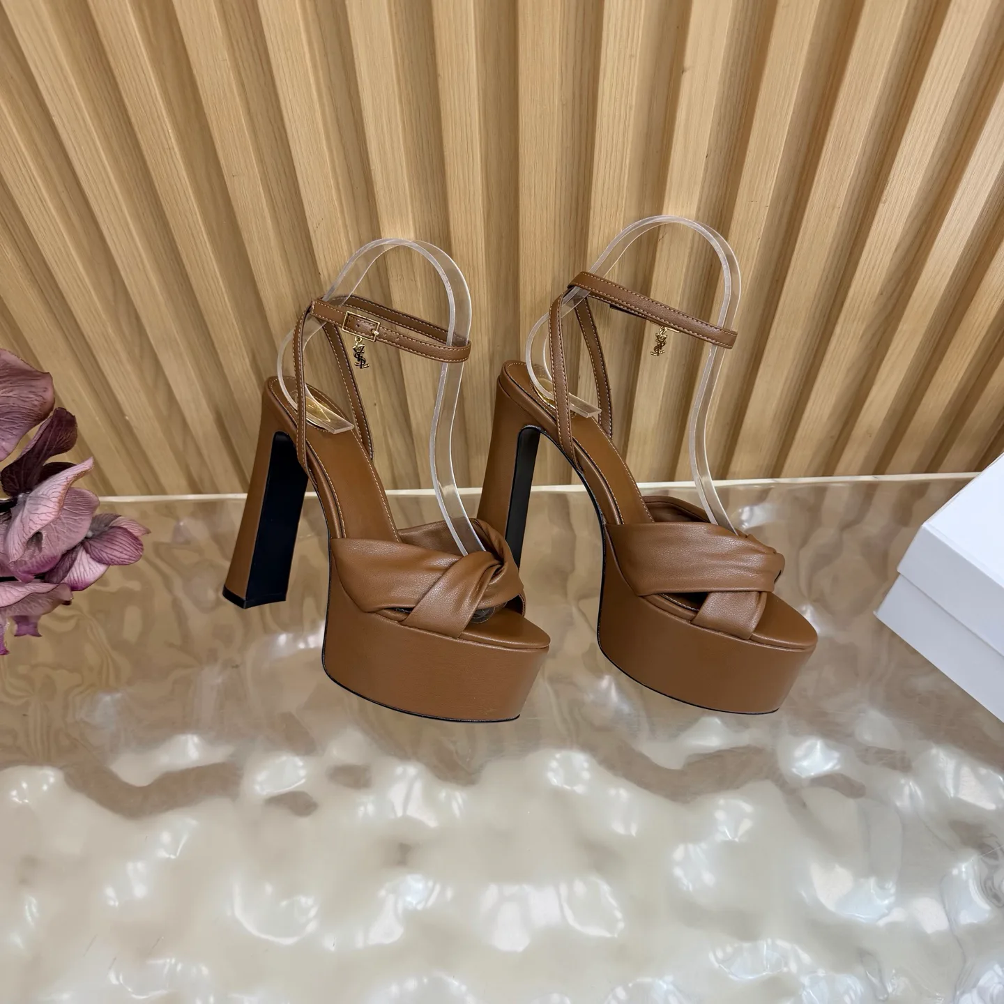 Босоножки Женские Saint Laurent 18235638