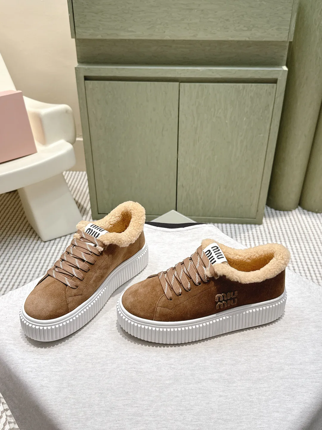 Кроссовки Женские Miu Miu 19786942
