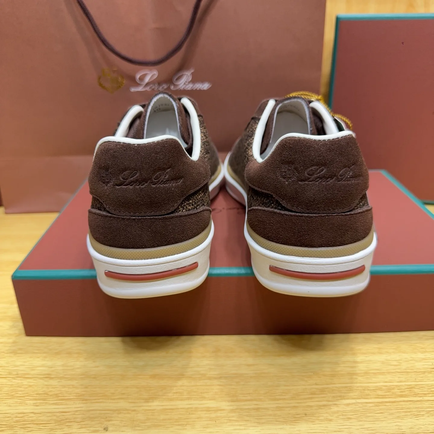 Кроссовки Женские Loro Piana 18263647