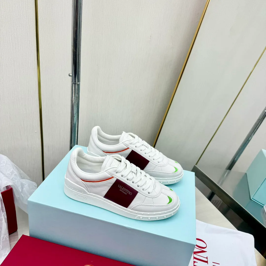 Кроссовки Женские Valentino 17955031
