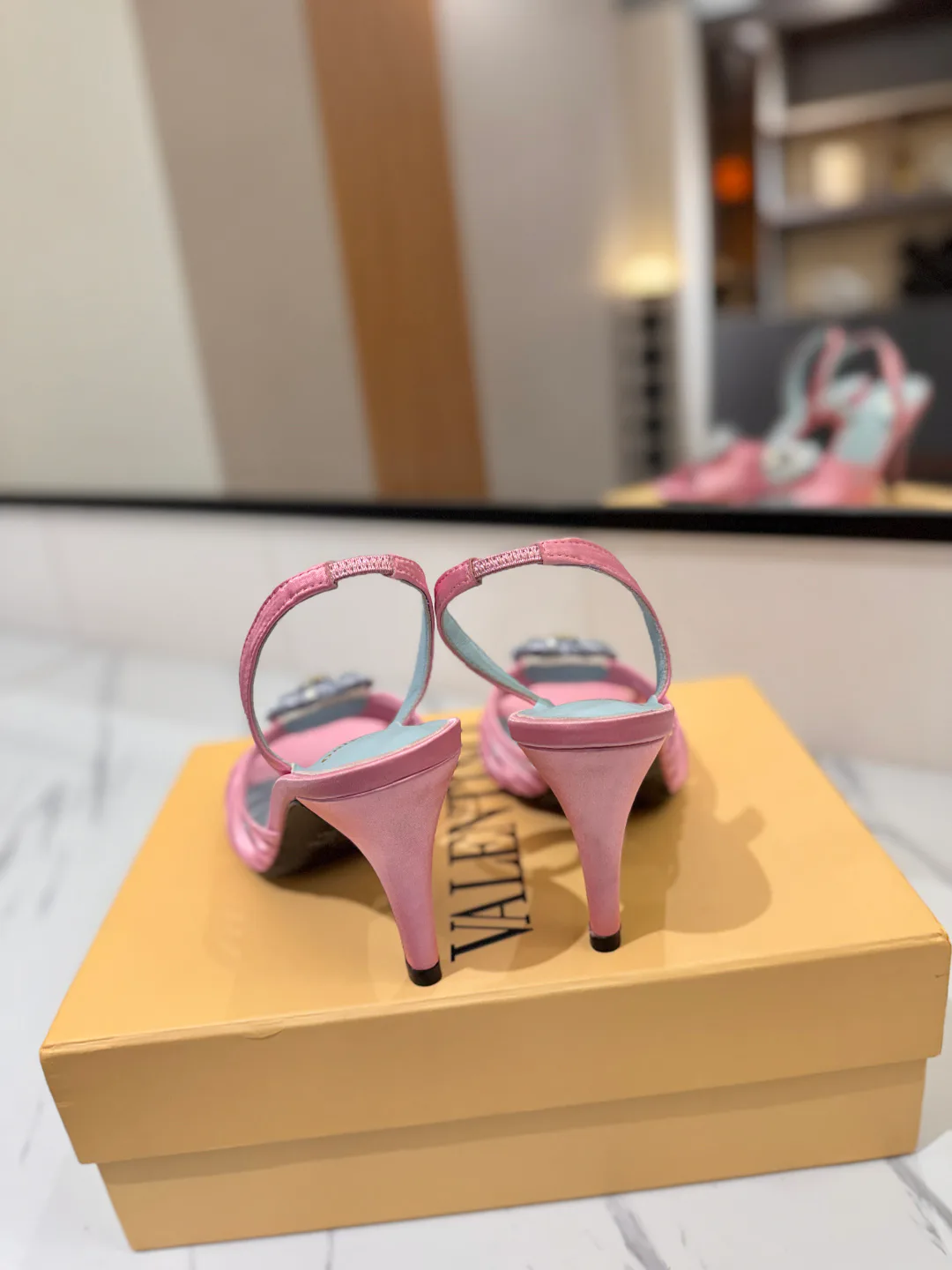 Босоножки Женские Valentino 18134884