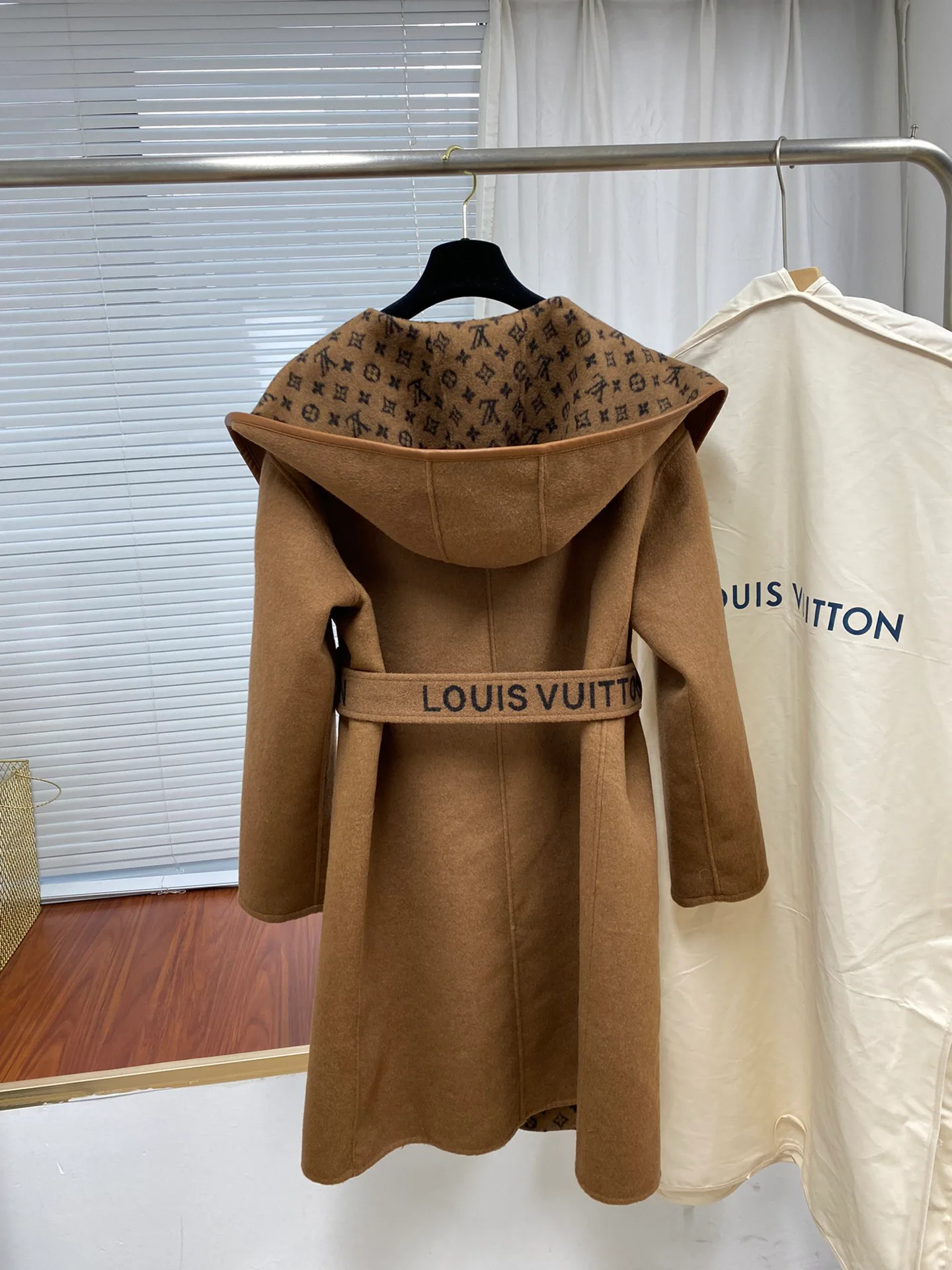 Пальто Женские Louis Vuitton 125851