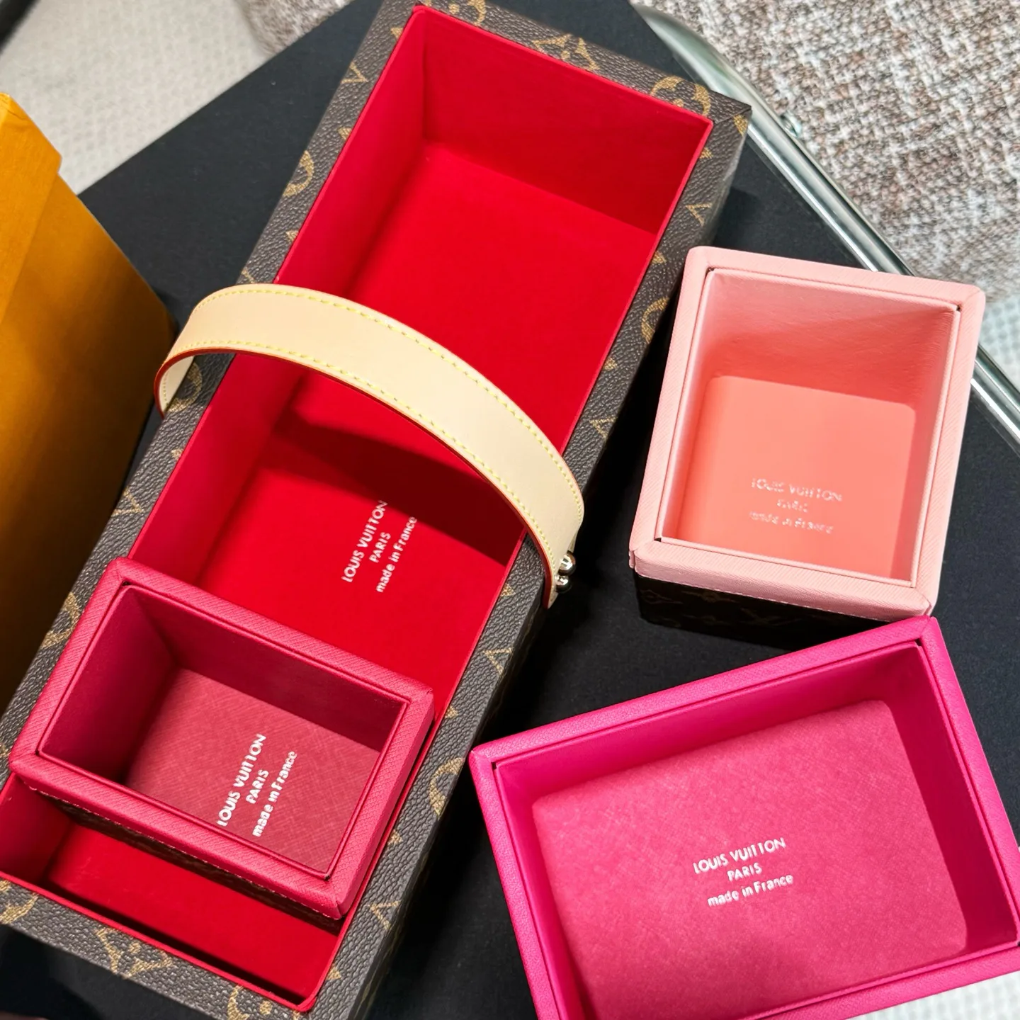 Текстиль Louis Vuitton 6348672