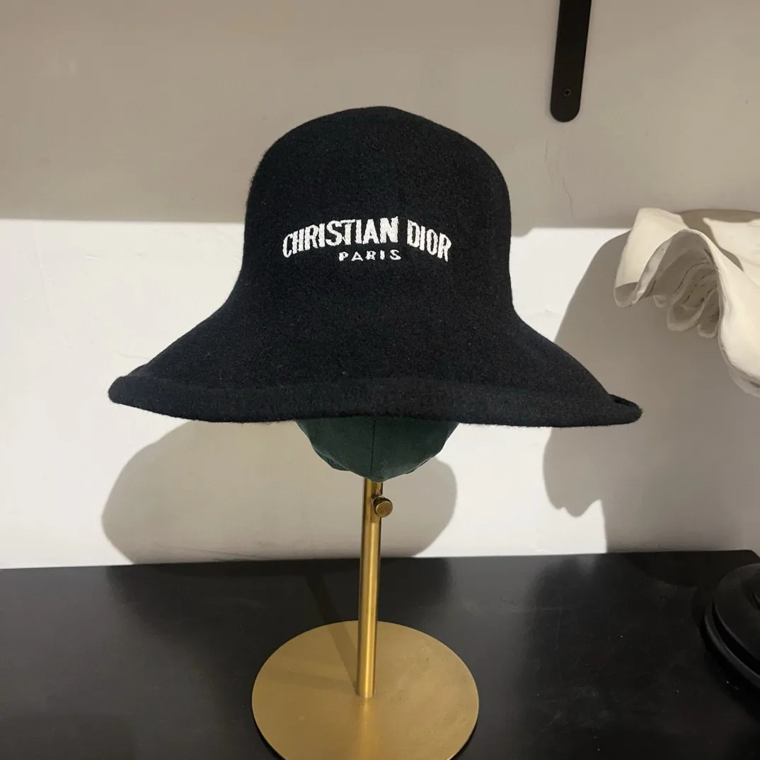 Головные Уборы Christian Dior 17973796