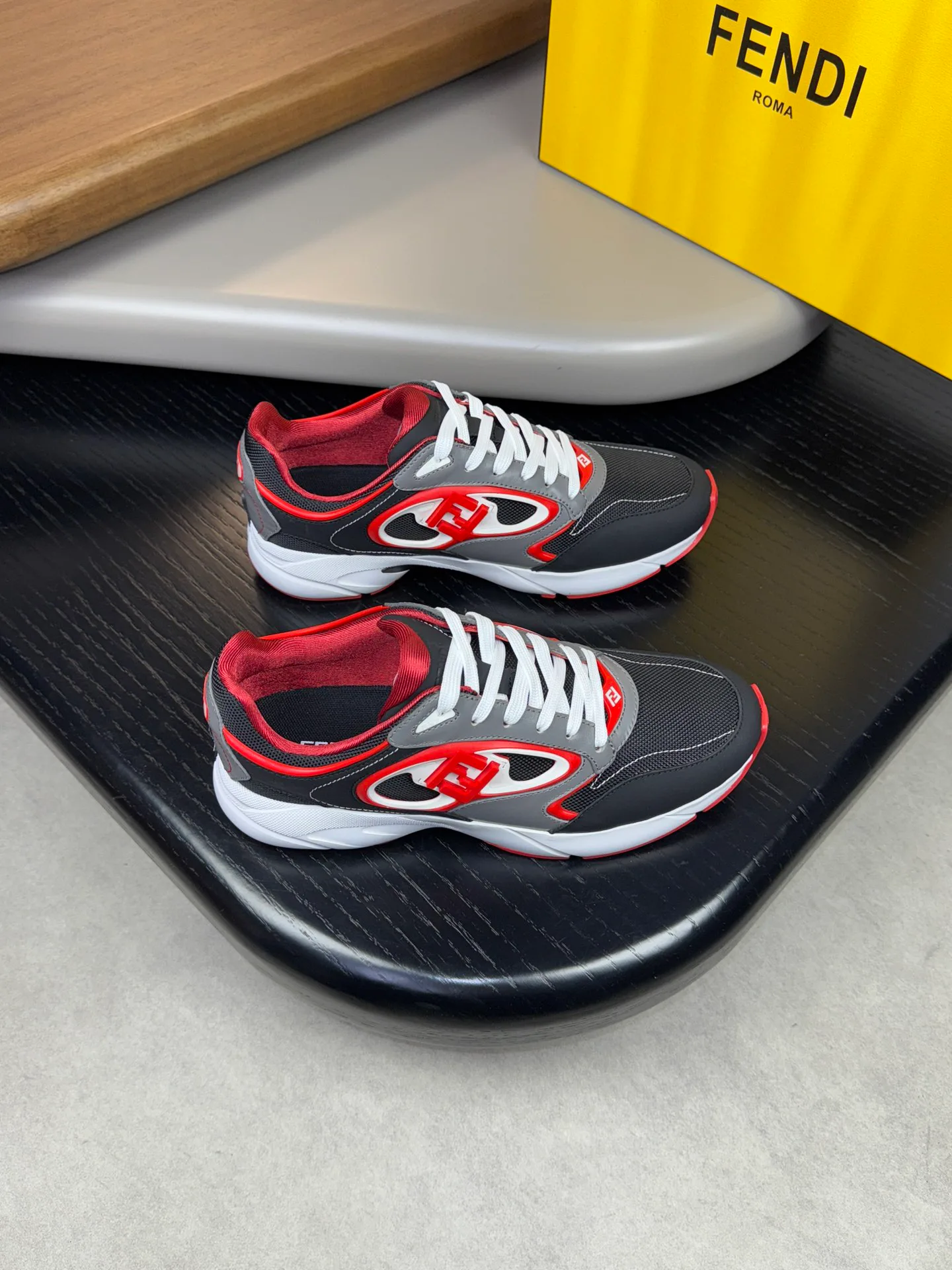 Кроссовки Мужские Fendi 1062359