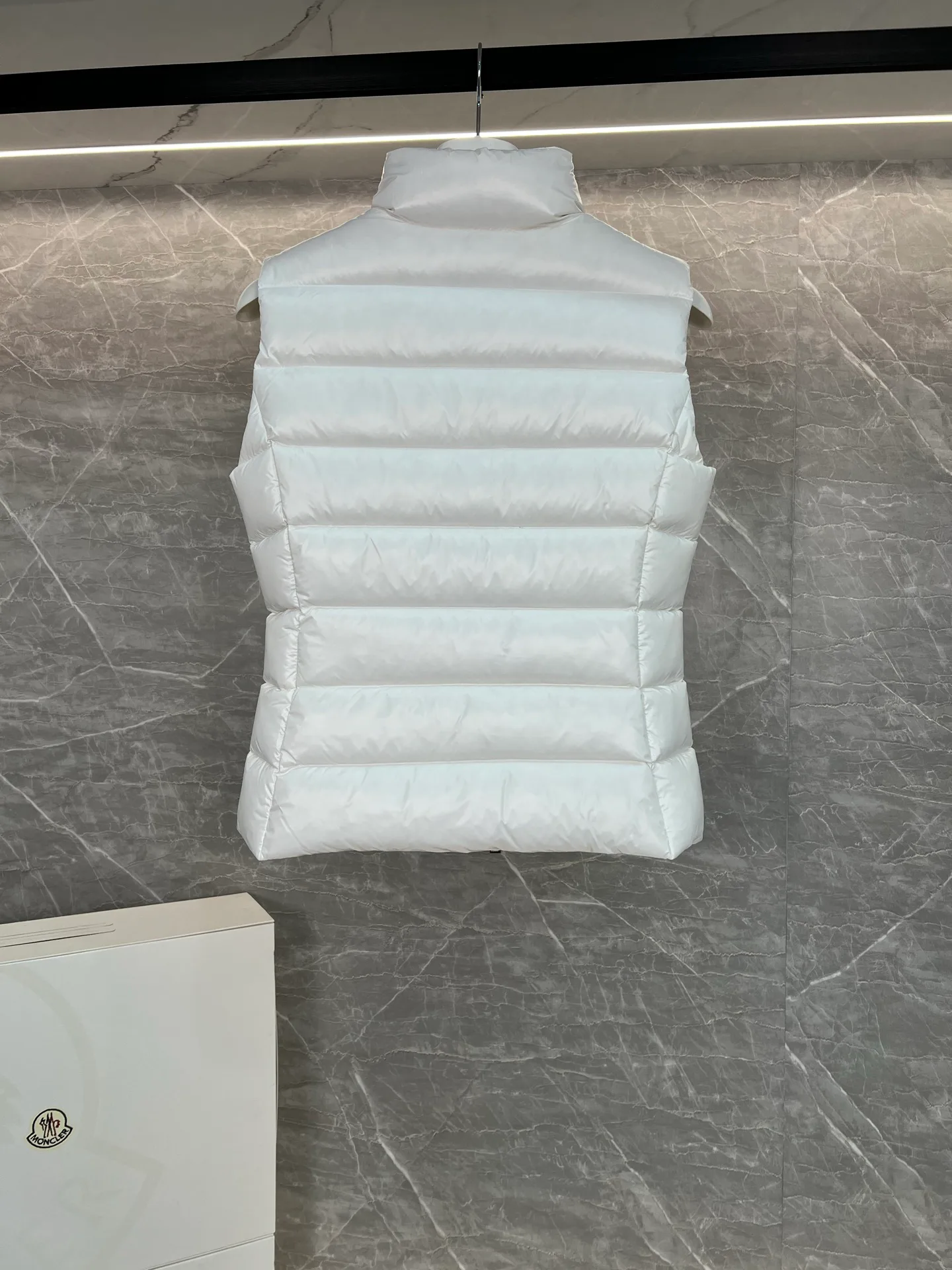 Жилеты Женские Moncler 18111346