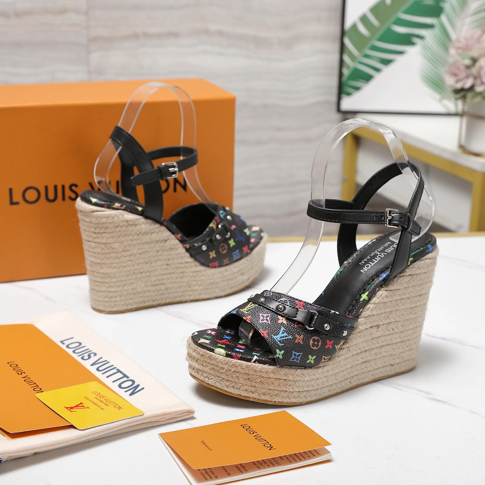 Босоножки Женские Louis Vuitton 1856171