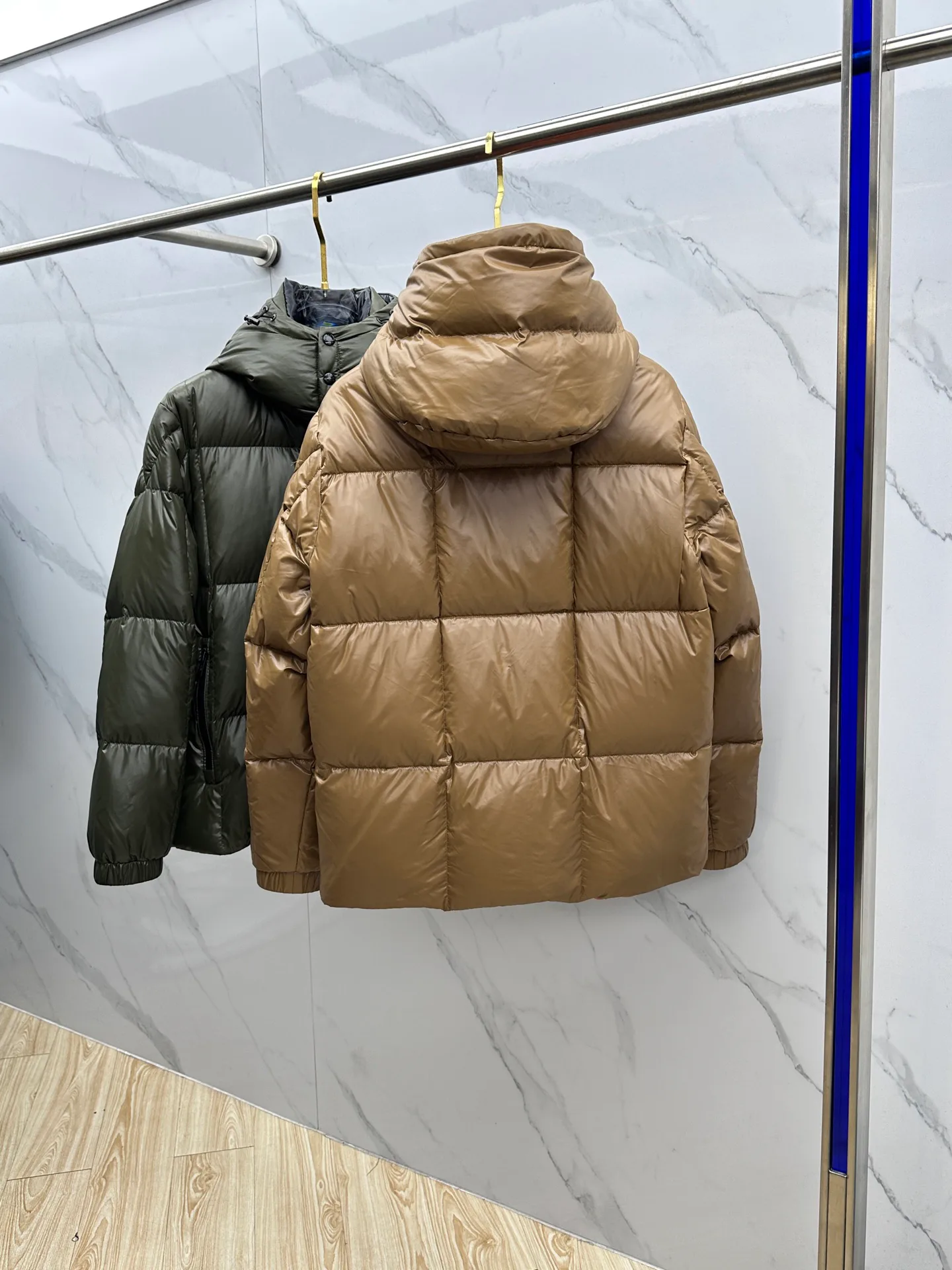 Куртки И Пуховики Мужские Moncler 2237474