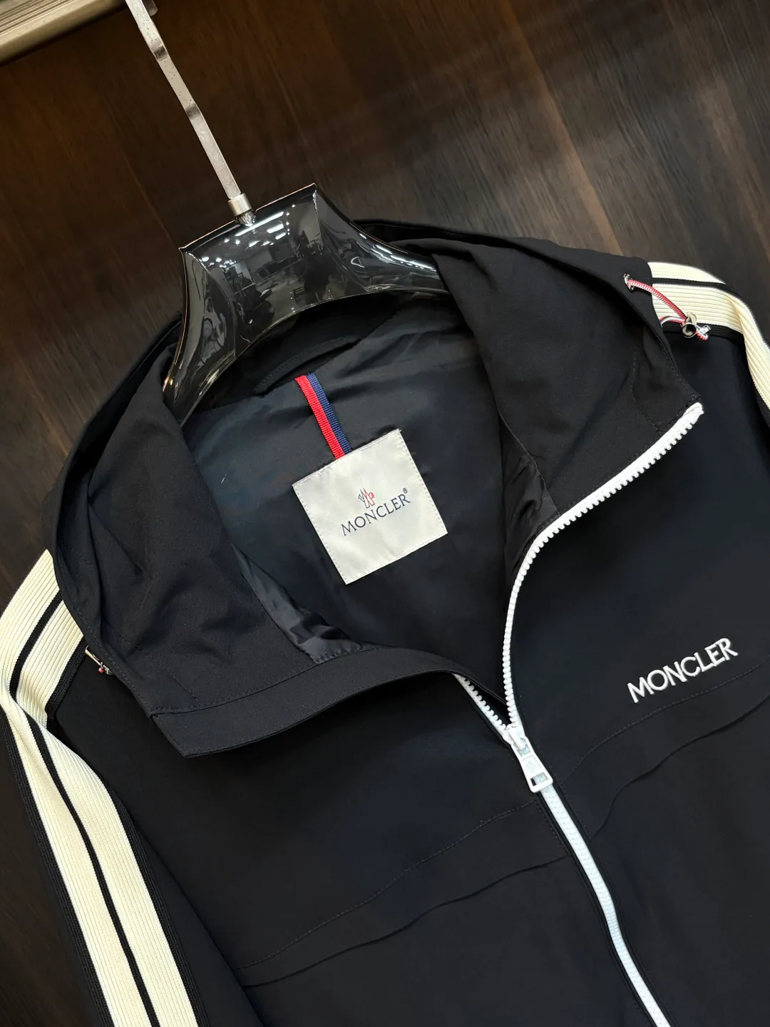 Куртки И Пуховики Женские Moncler 18157358