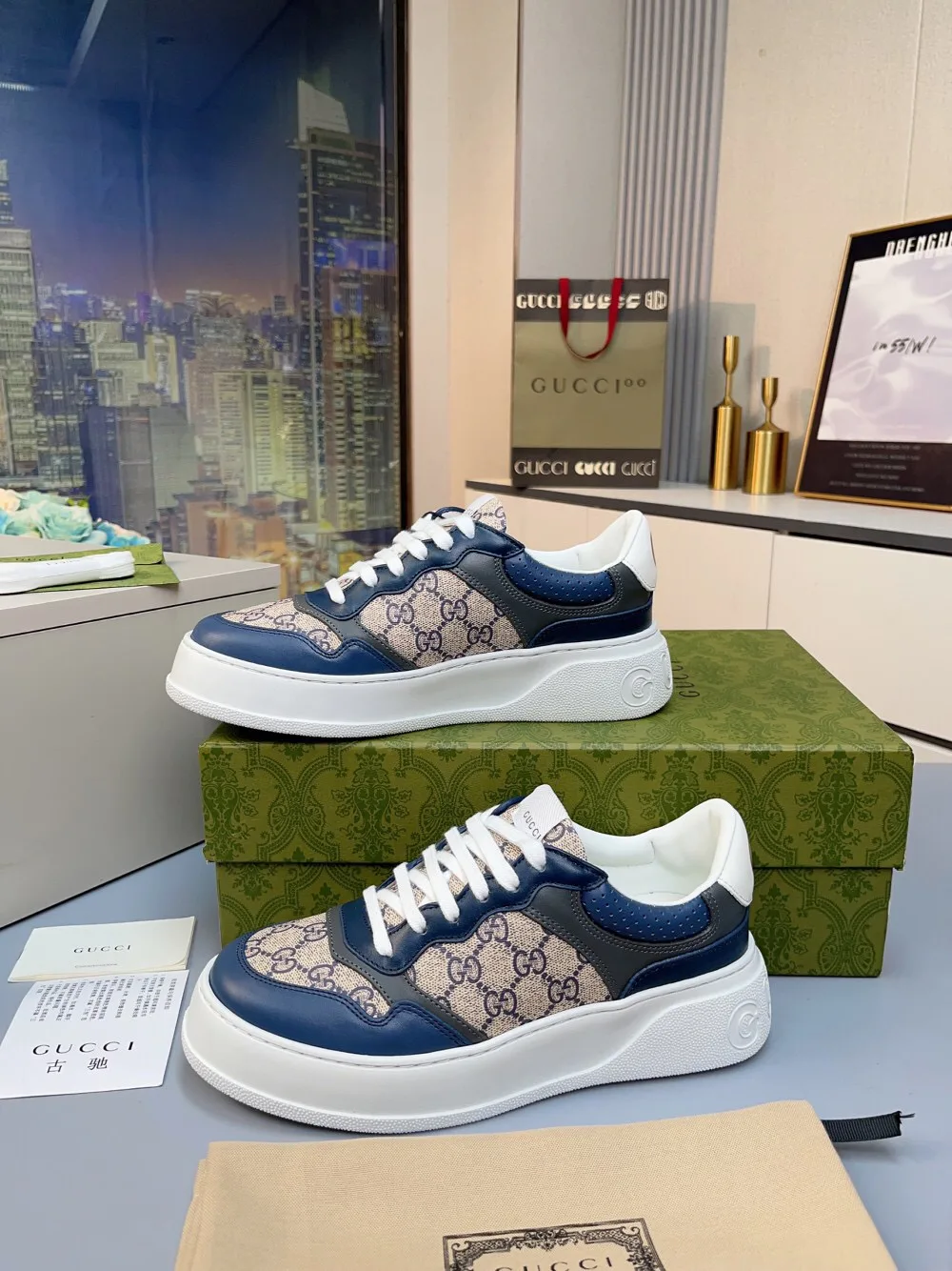 Кроссовки Женские Gucci 18369606