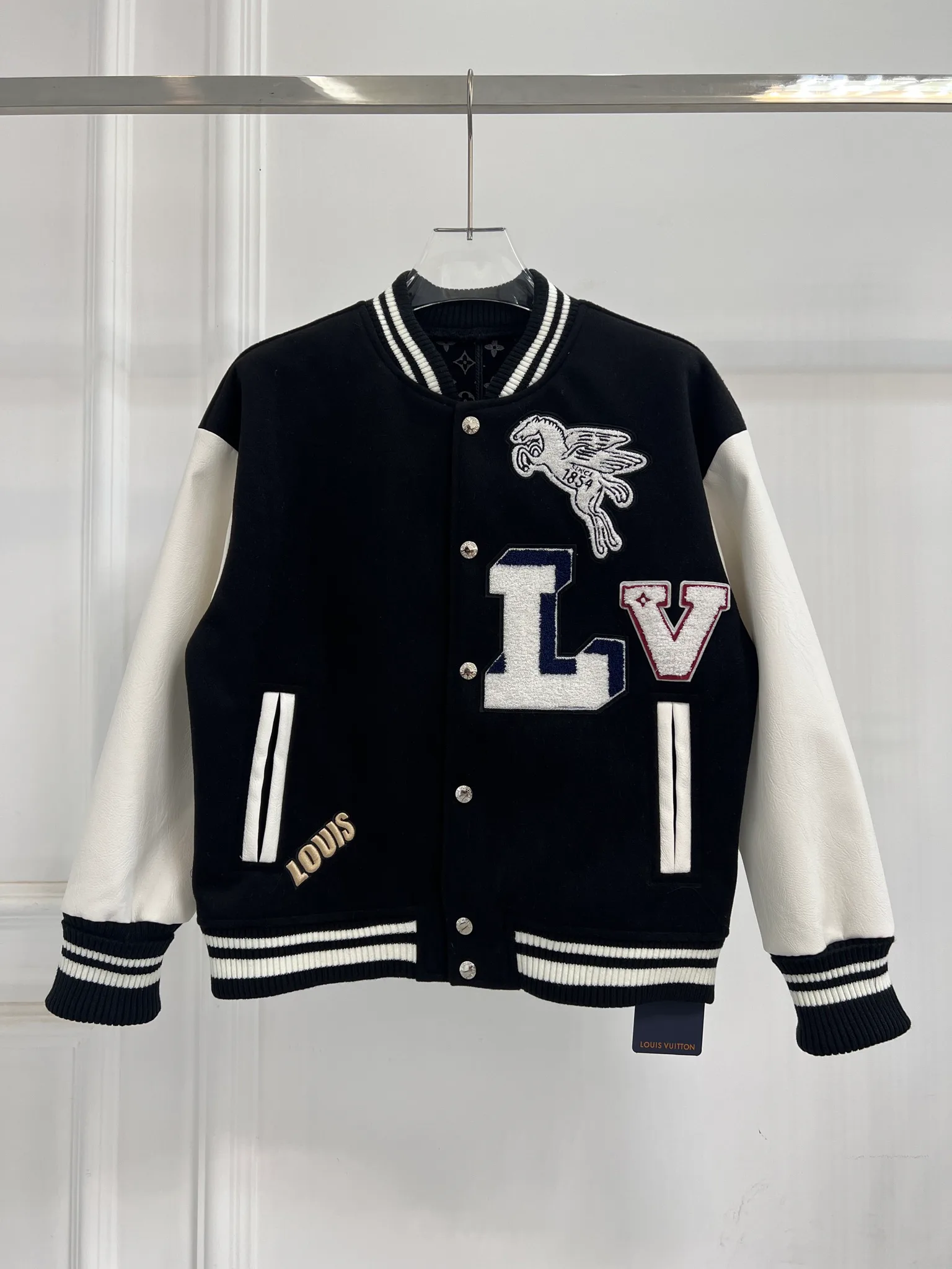 Куртки И Пуховики Женские Louis Vuitton 20699