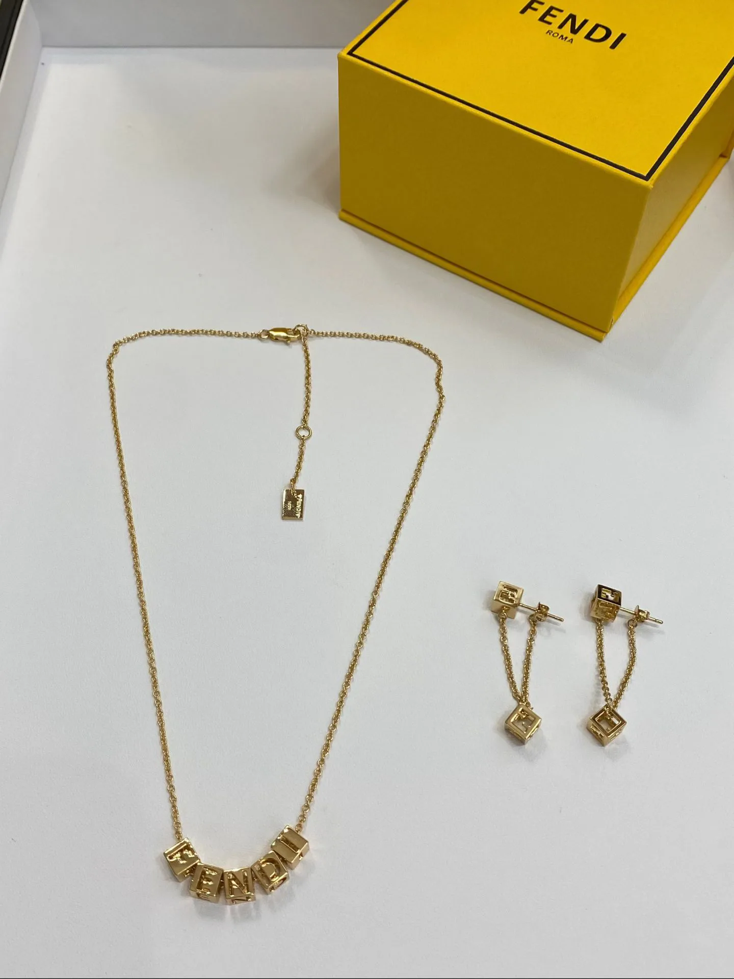 Бижутерия Fendi 18123181