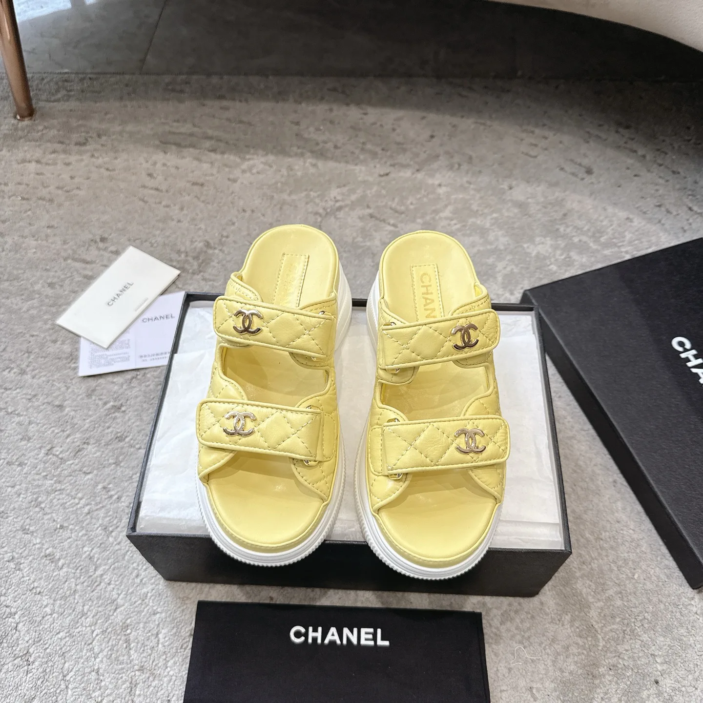 Босоножки Женские Chanel 17572311