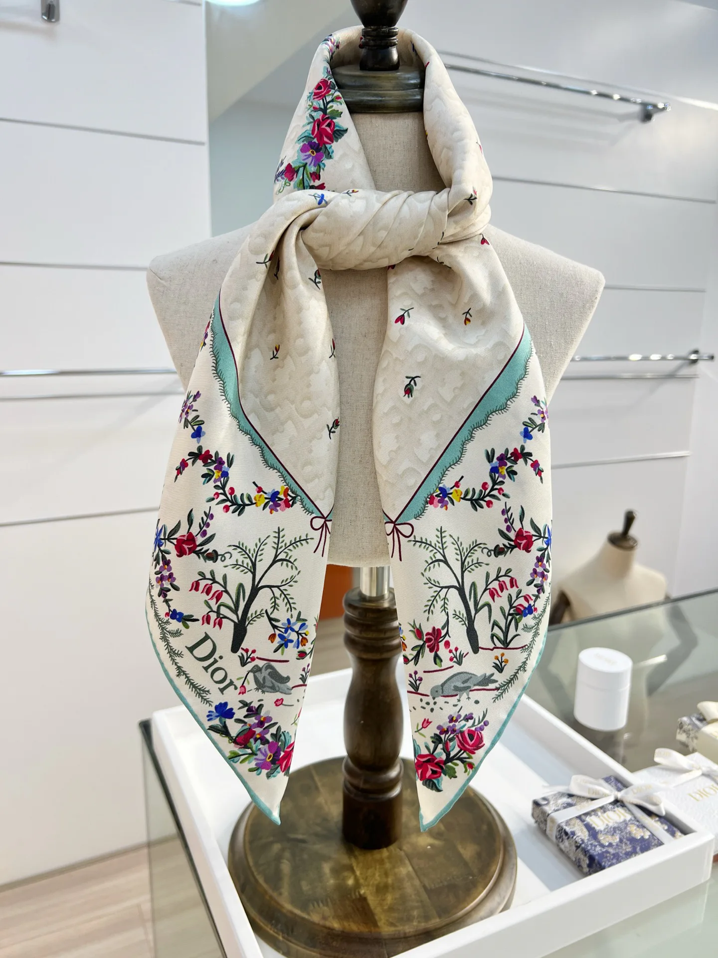 Платки Christian Dior 12167958