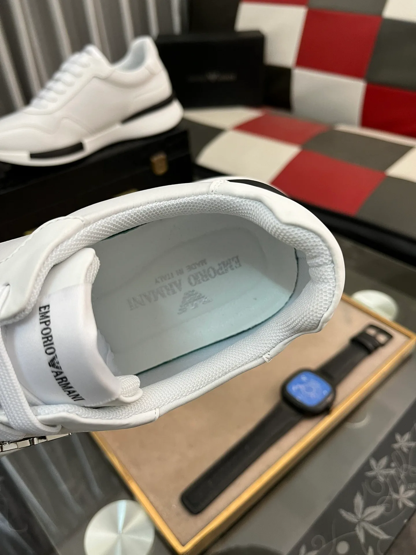 Кроссовки Женские Armani 588001