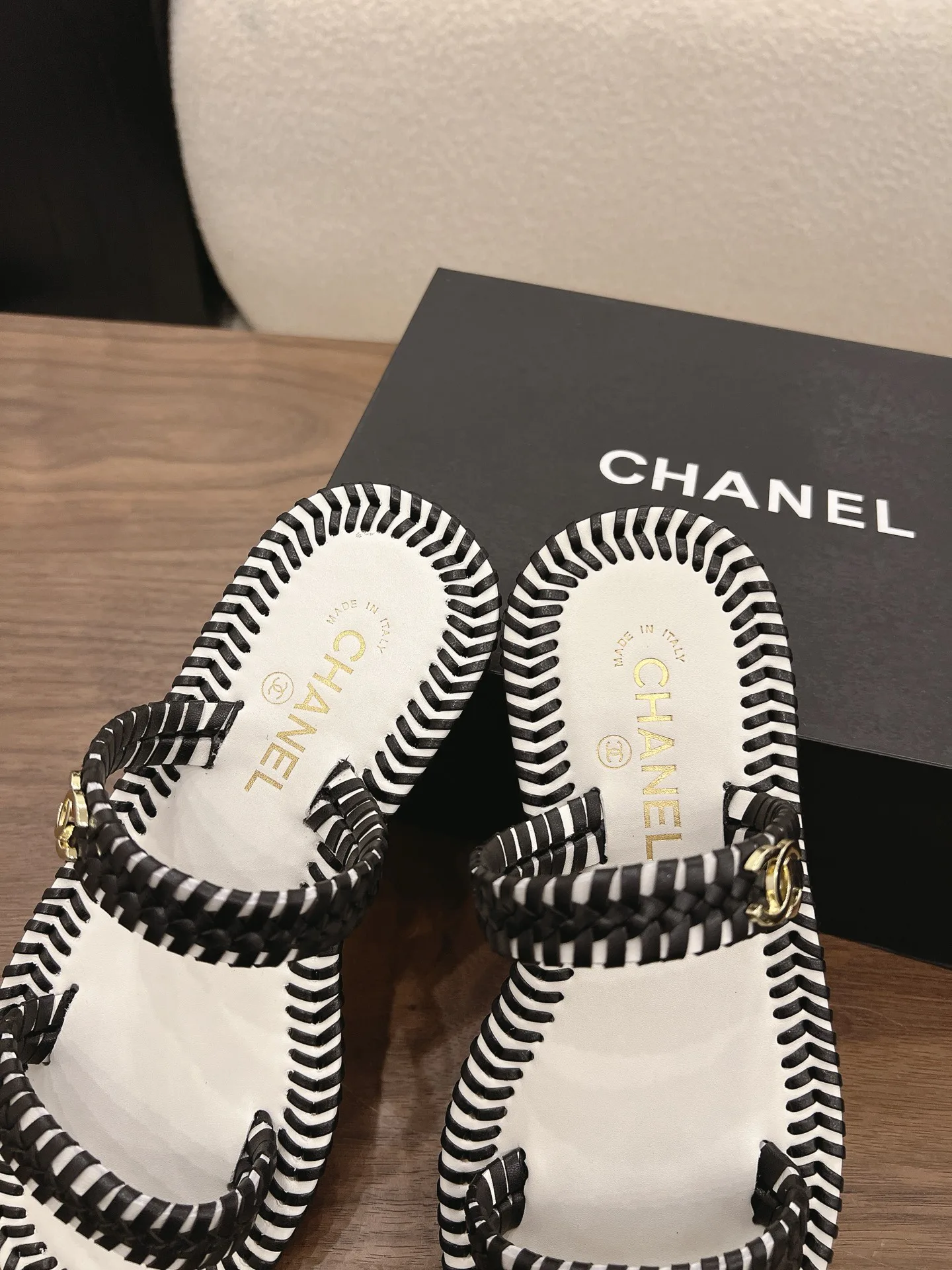 Шлепанцы Женские Chanel 17213068