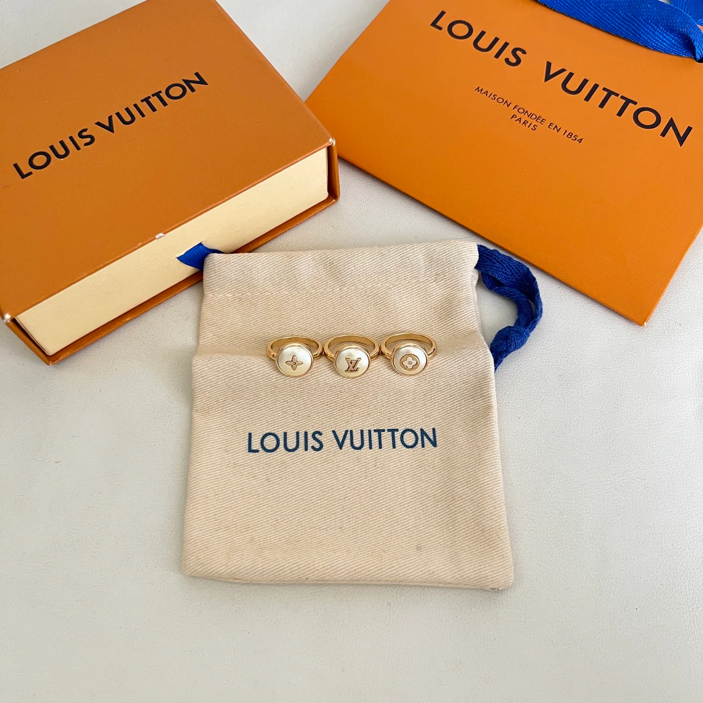 Бижутерия Louis Vuitton 17734046