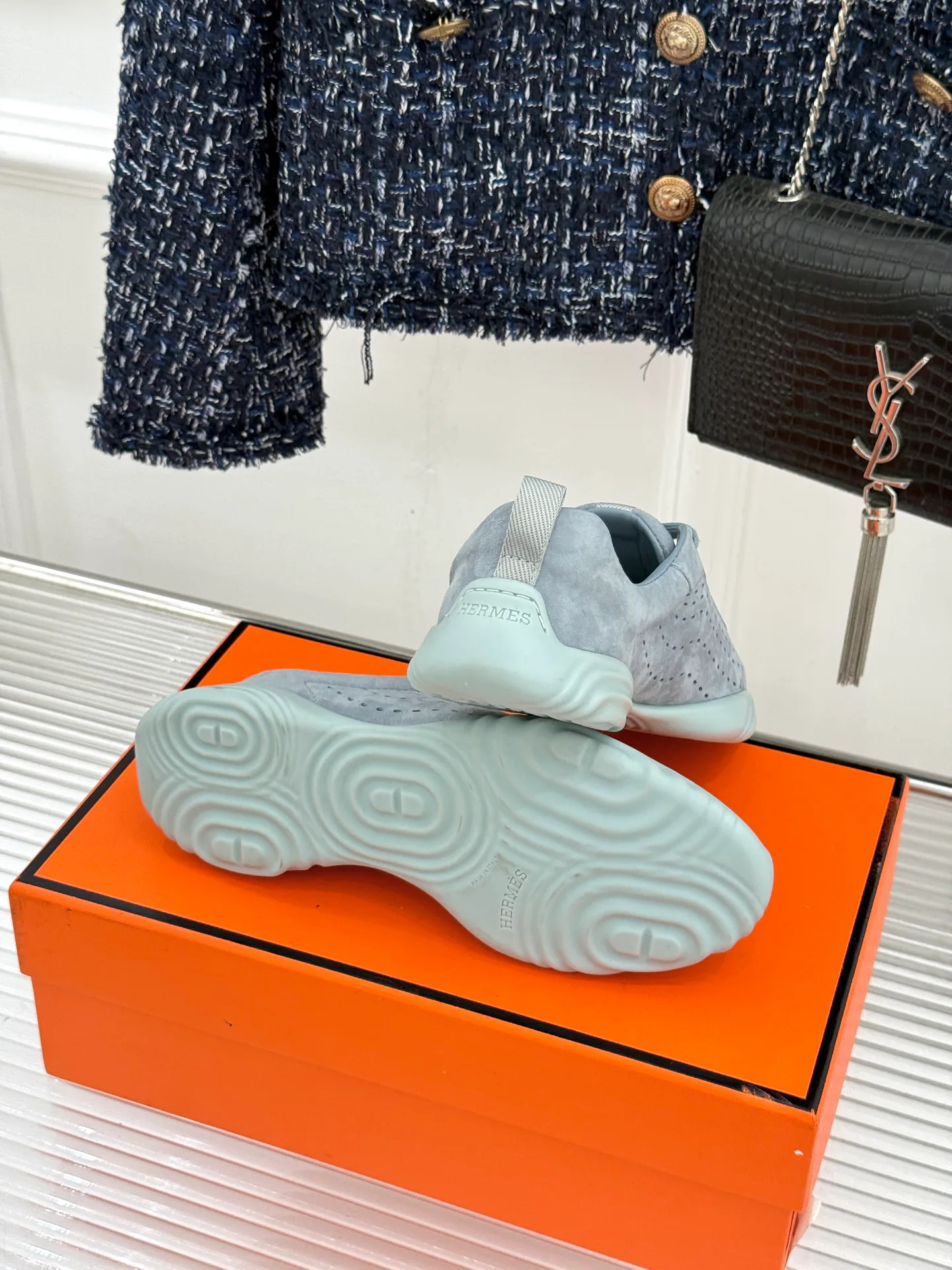 Кроссовки Женские Hermes 18636858