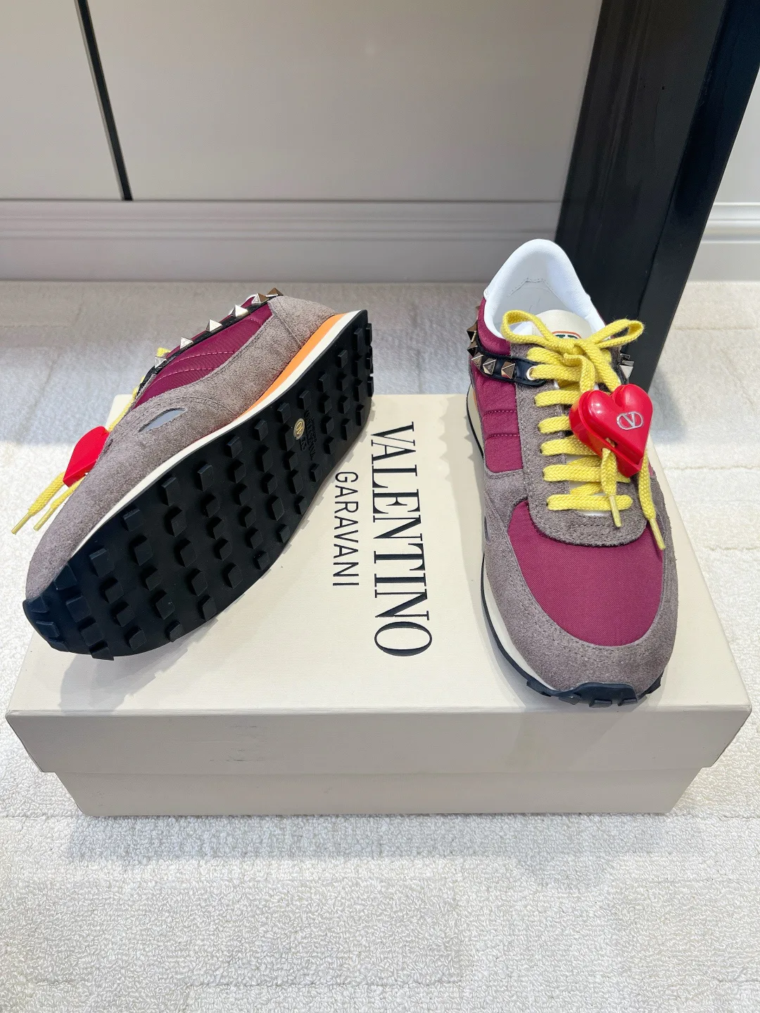 Кроссовки Женские Valentino 18436567