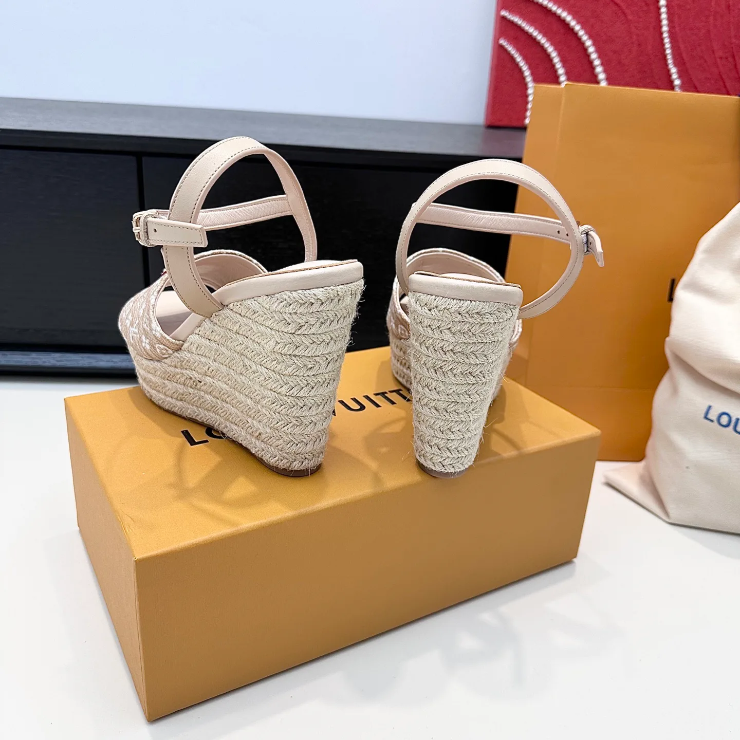 Сандалии Женские Louis Vuitton 11566075
