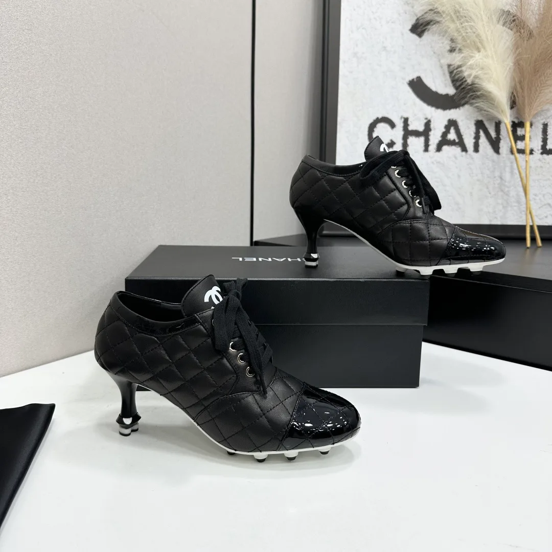 Кроссовки Женские Chanel 18436127