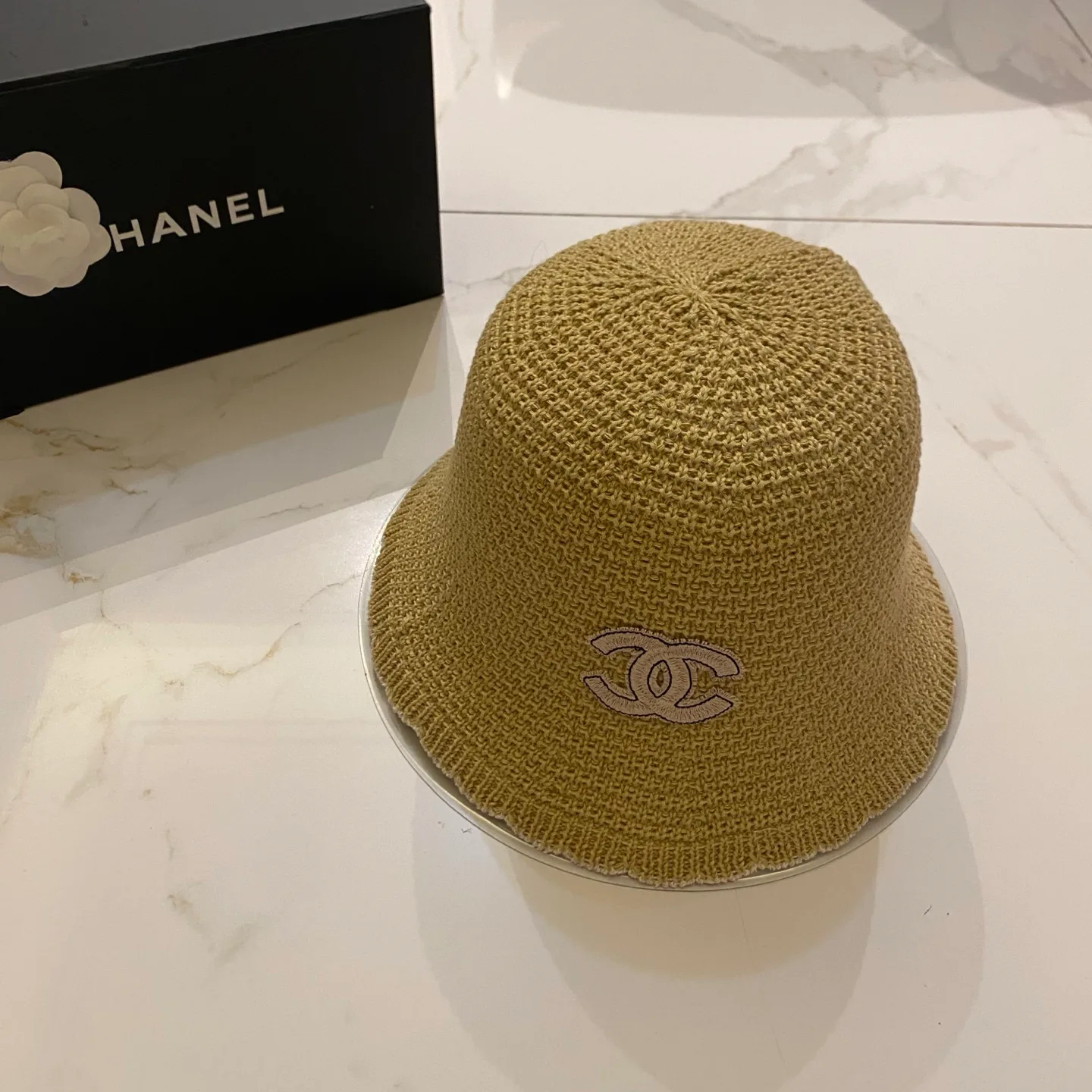 Головные Уборы Chanel 17498307