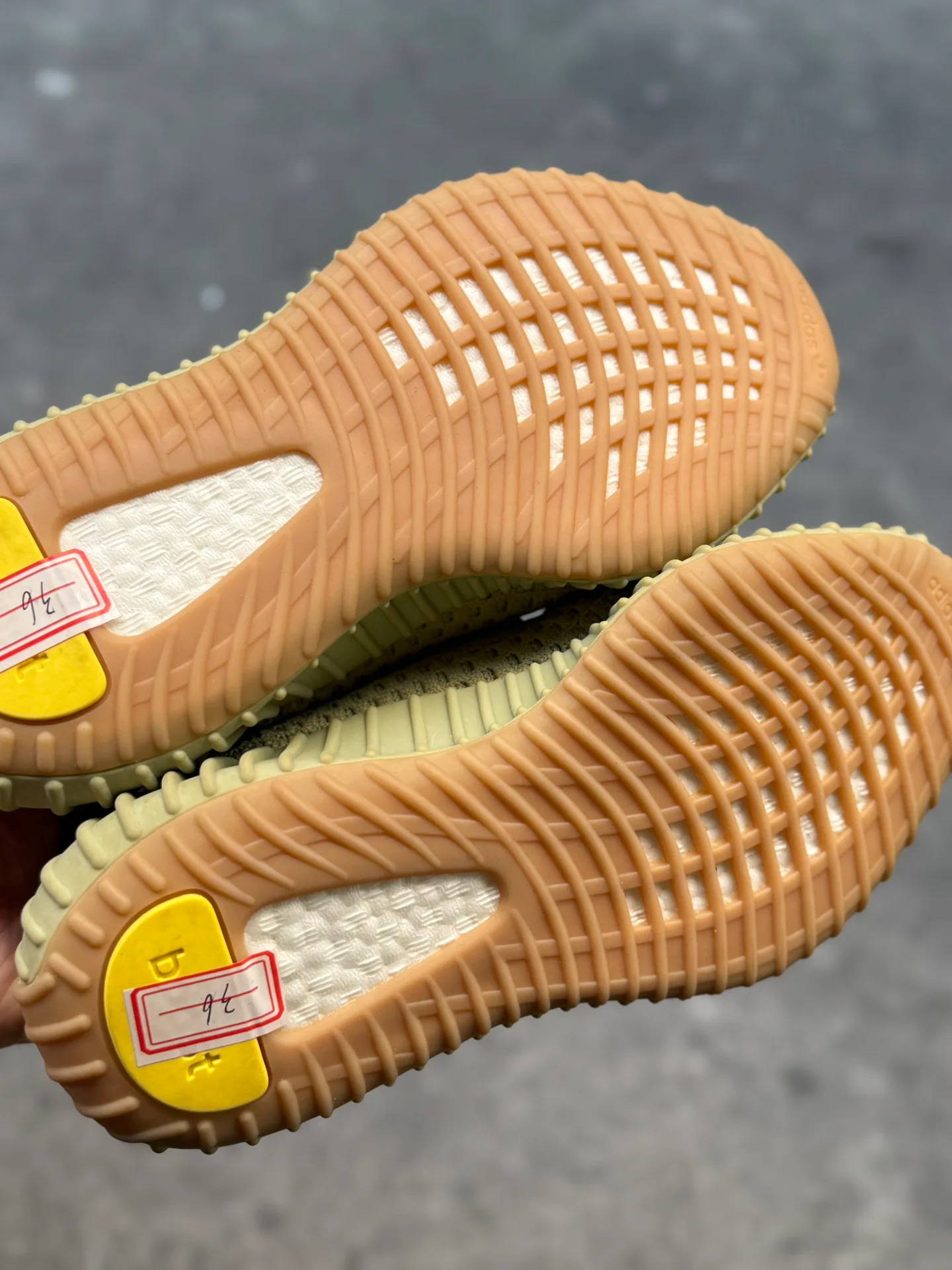 Кроссовки Женские Yeezy