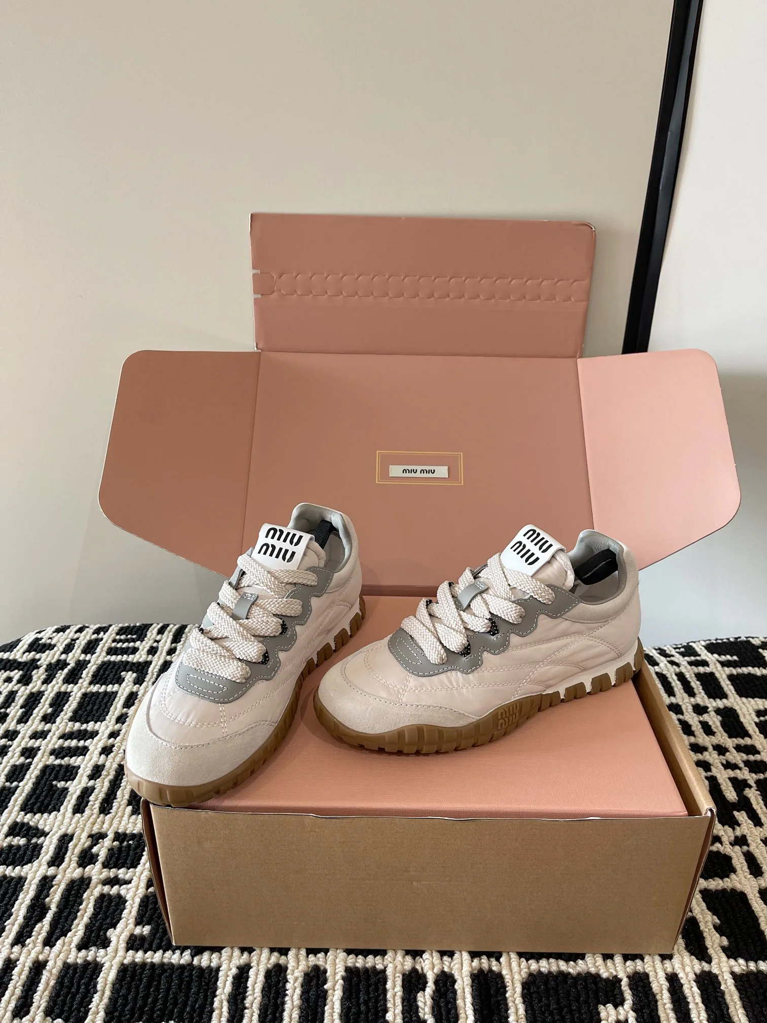 Кроссовки Женские Miu Miu 18874030