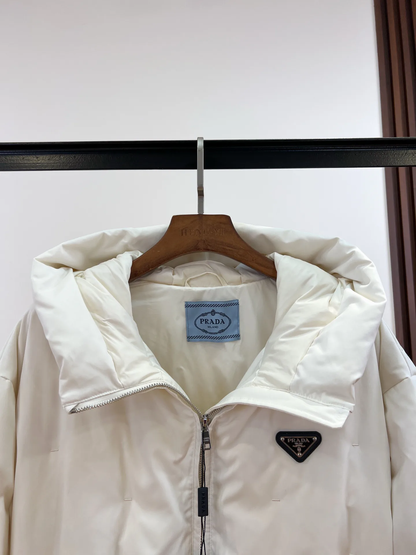 Куртки И Пуховики Женские Prada 18228790