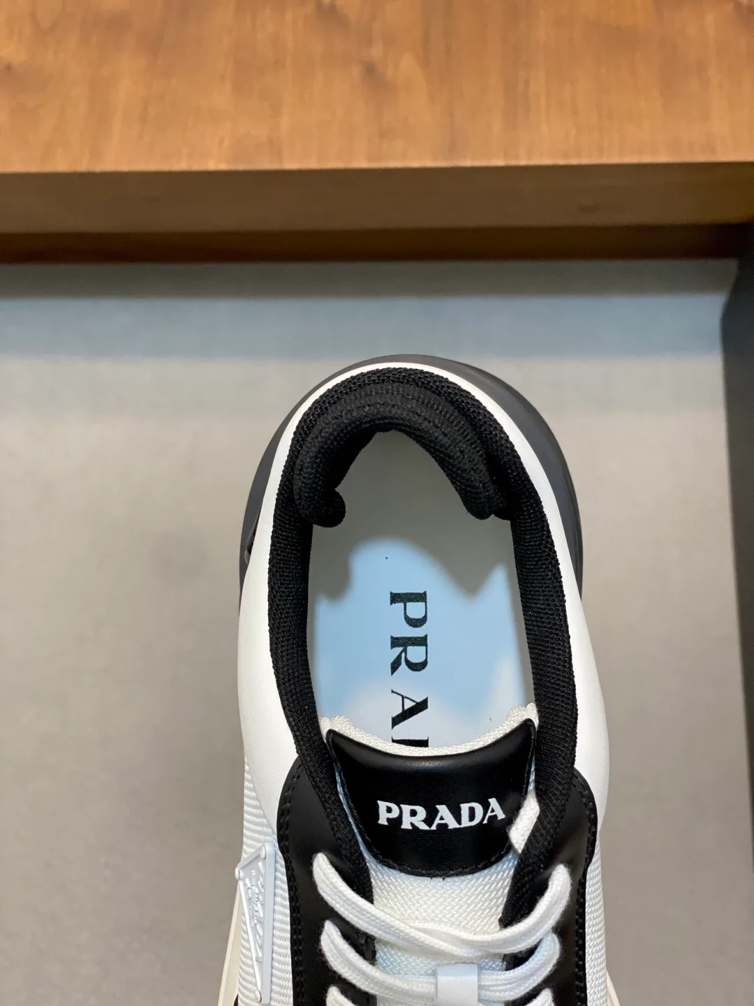 Кроссовки Мужские Prada 18116626