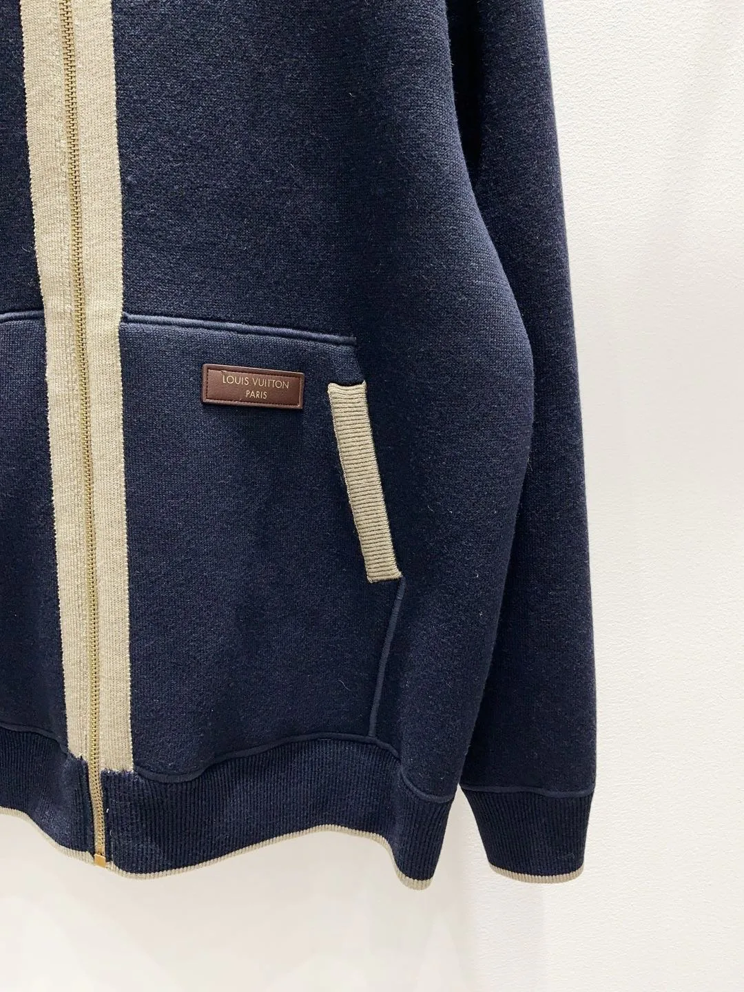 Куртки И Пуховики Женские Louis Vuitton 18742494