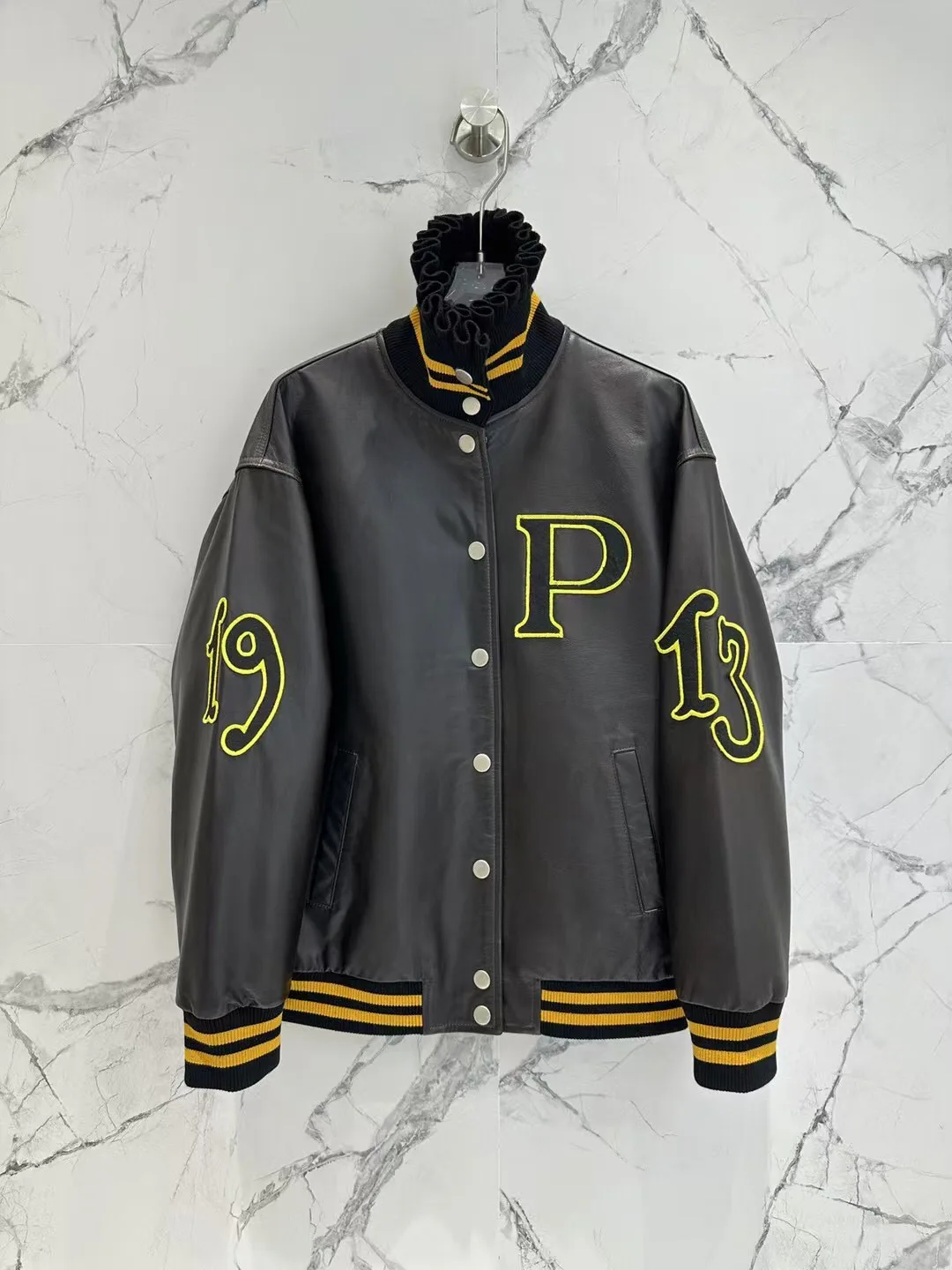 Кожаные Куртки И Дублёнки Мужские Prada 13997704