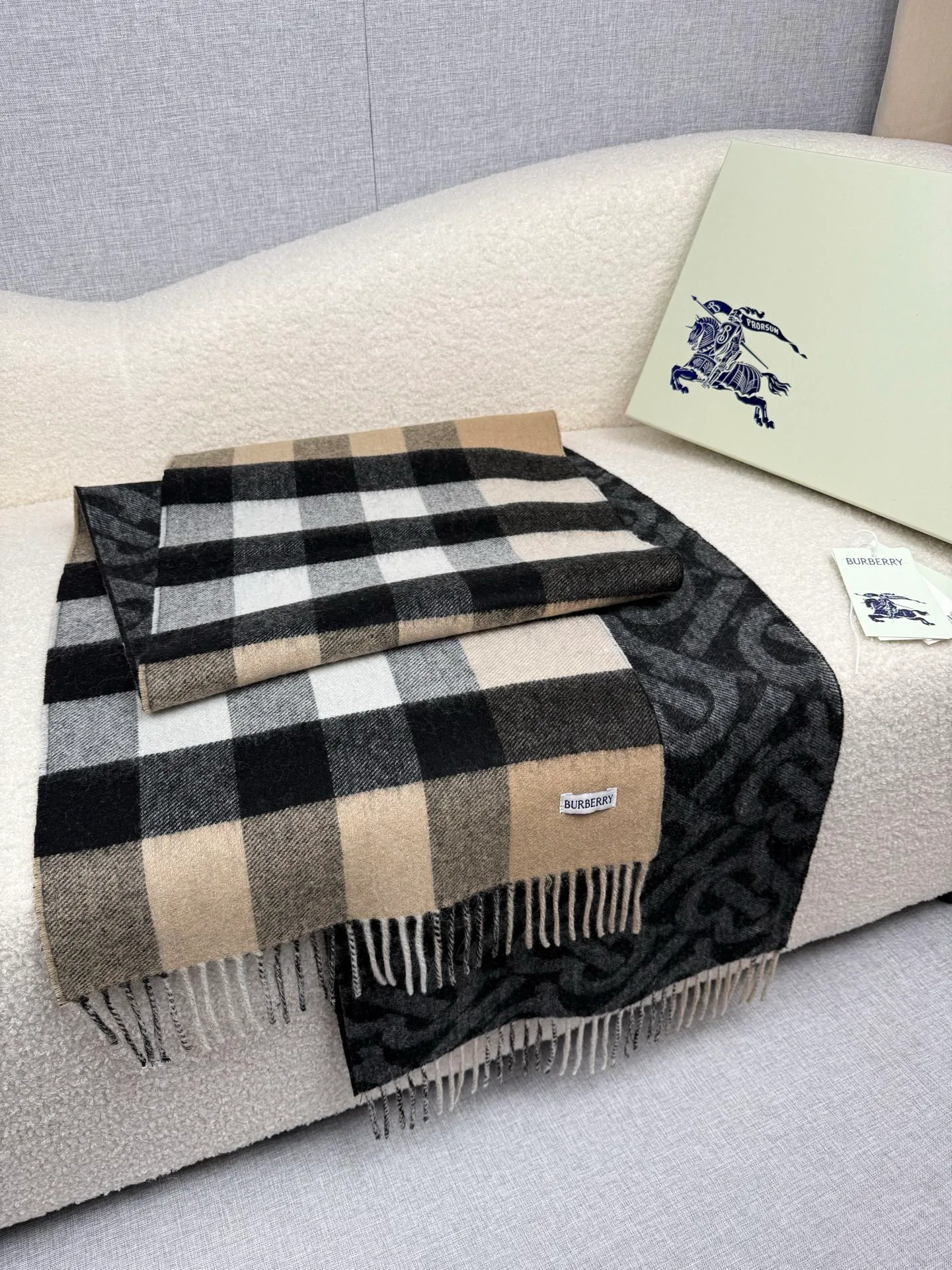 Шарфы Burberry 5901037