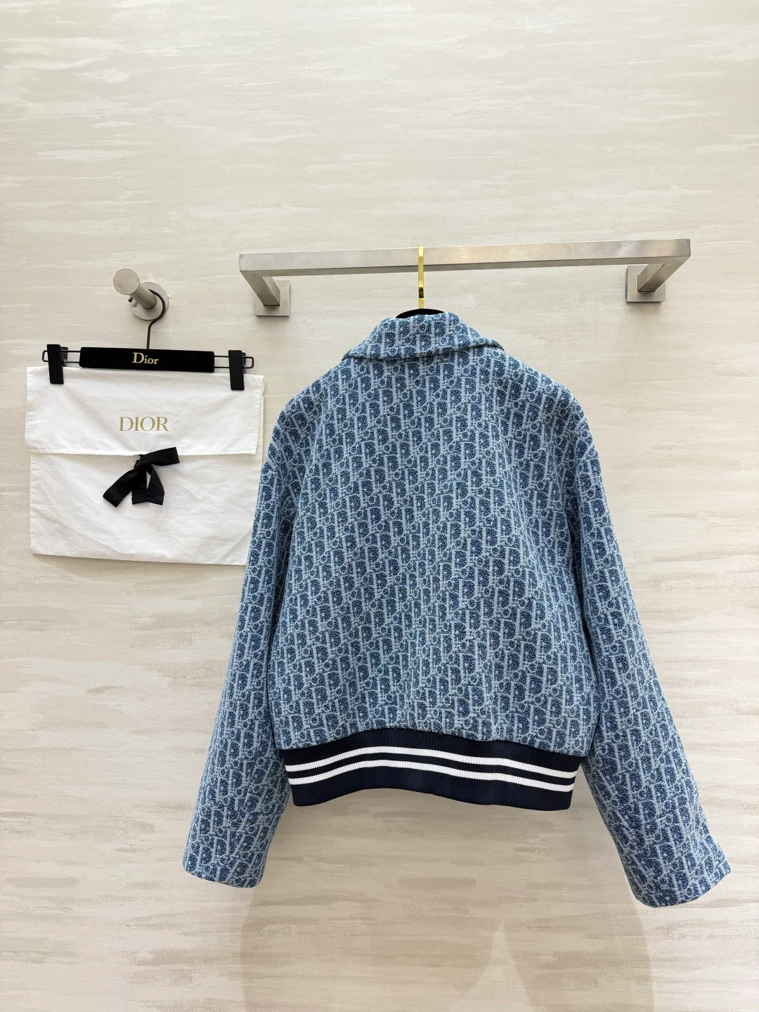 Куртки И Пуховики Женские Christian Dior 17499983