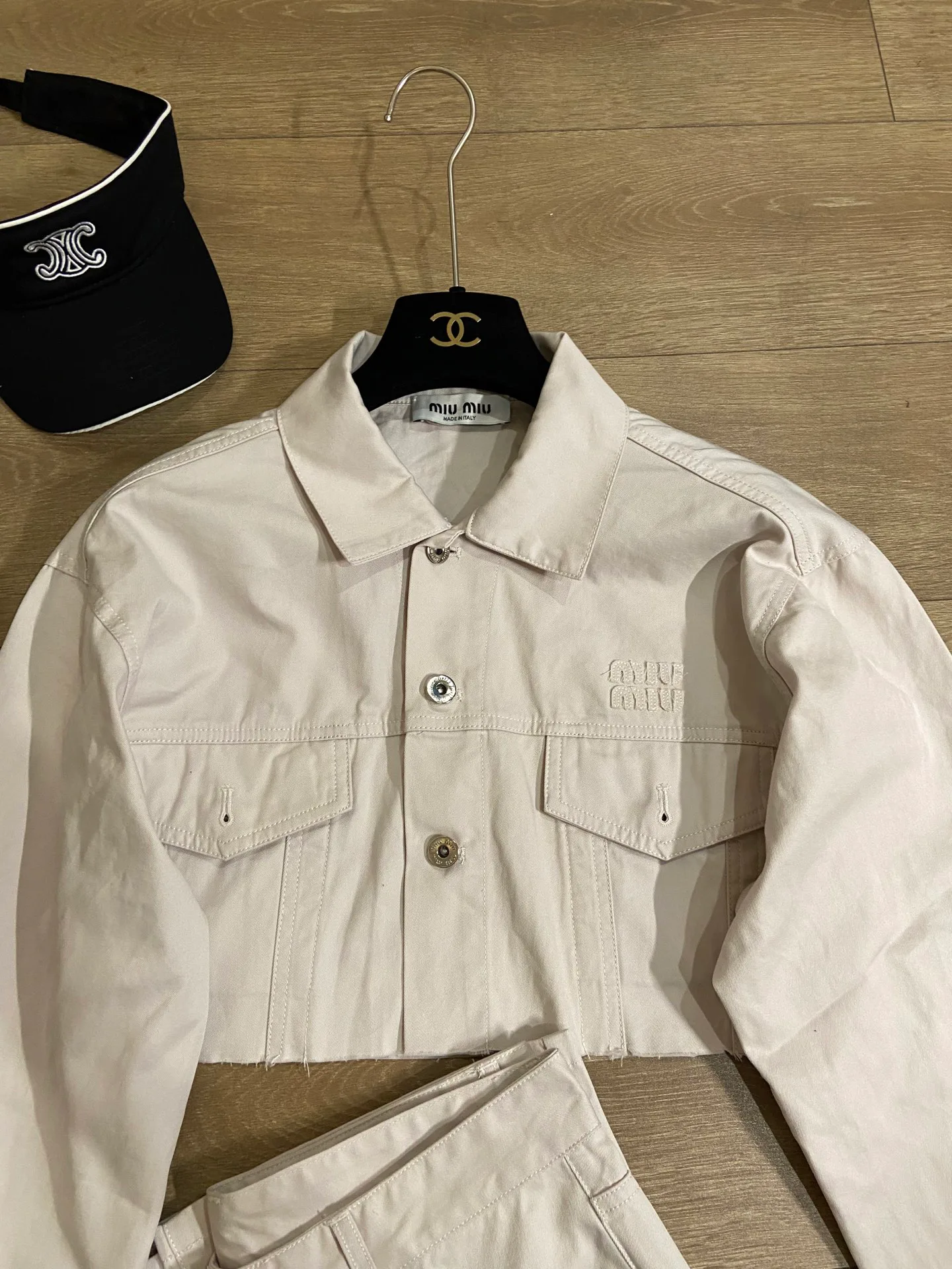 Куртки И Пуховики Женские Miu Miu 17687380
