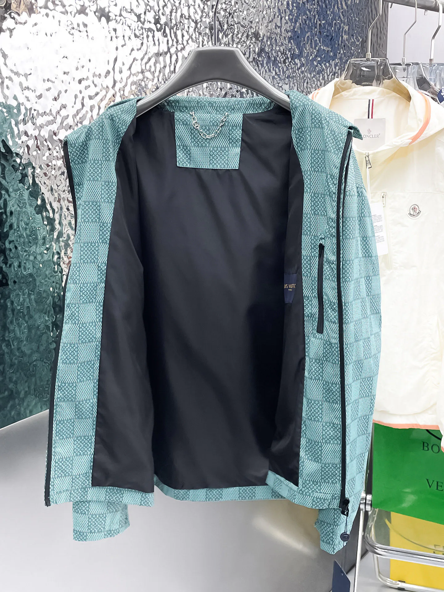 Куртки И Пуховики Мужские Louis Vuitton 9352350