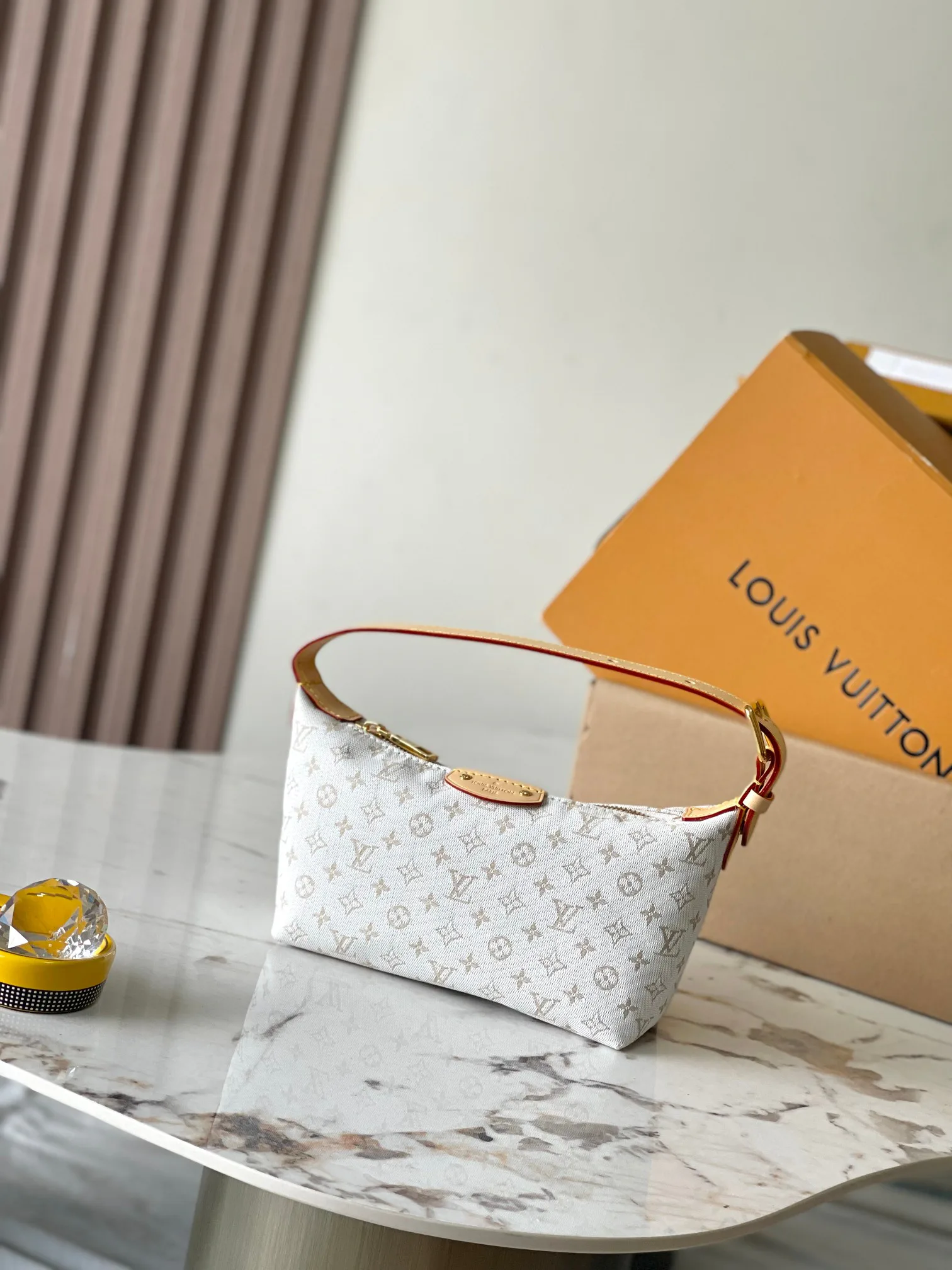 Клатчи Женские Louis Vuitton 15089504