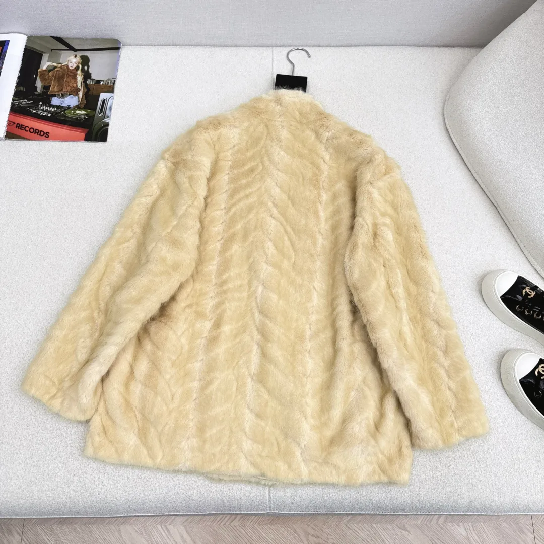 Куртки И Пуховики Женские Fendi 723197