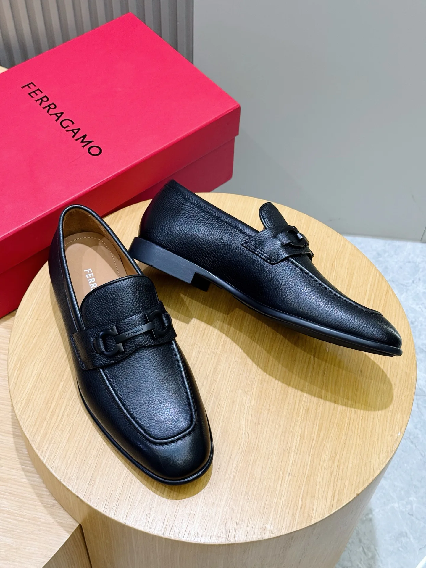 Лоферы И Туфли Мужские Salvatore Ferragamo 18101488