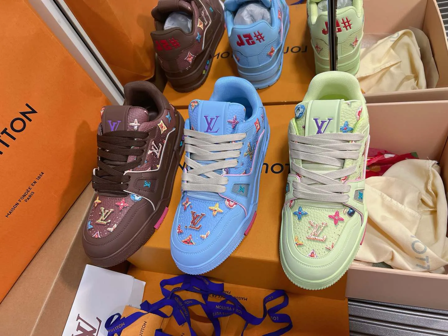 Кроссовки Женские Louis Vuitton 11696538