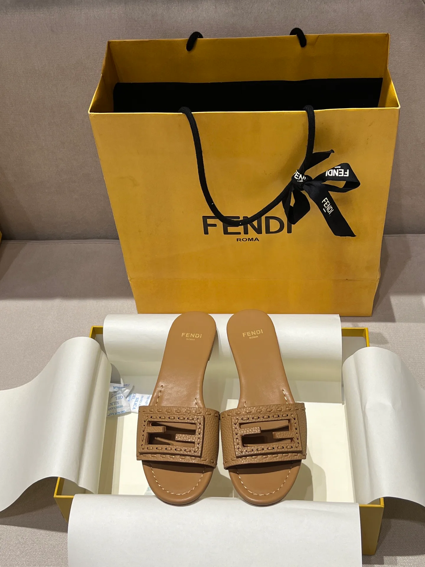 Шлепанцы Женские Fendi 17594291