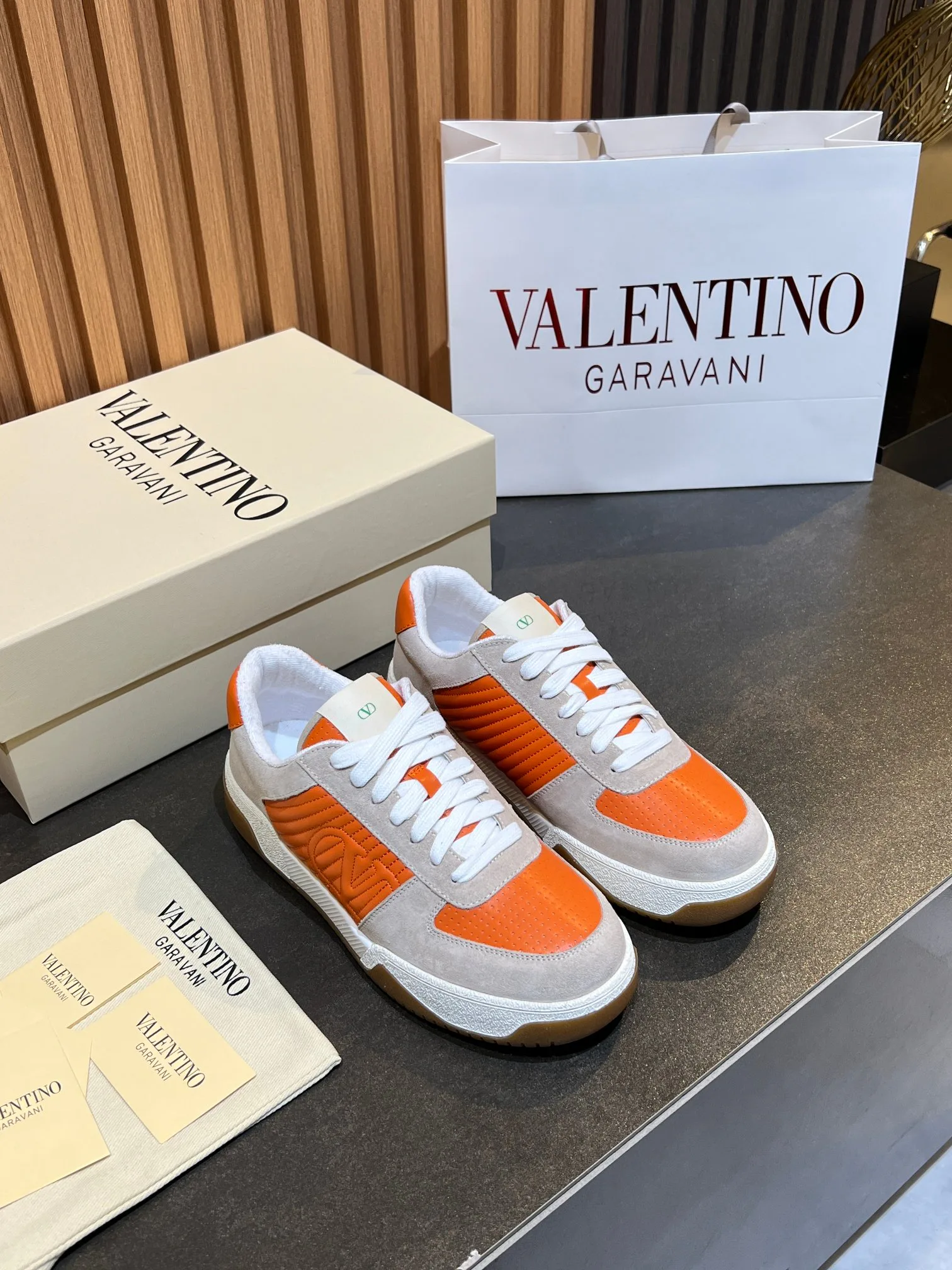 Кроссовки Женские Valentino 11679384