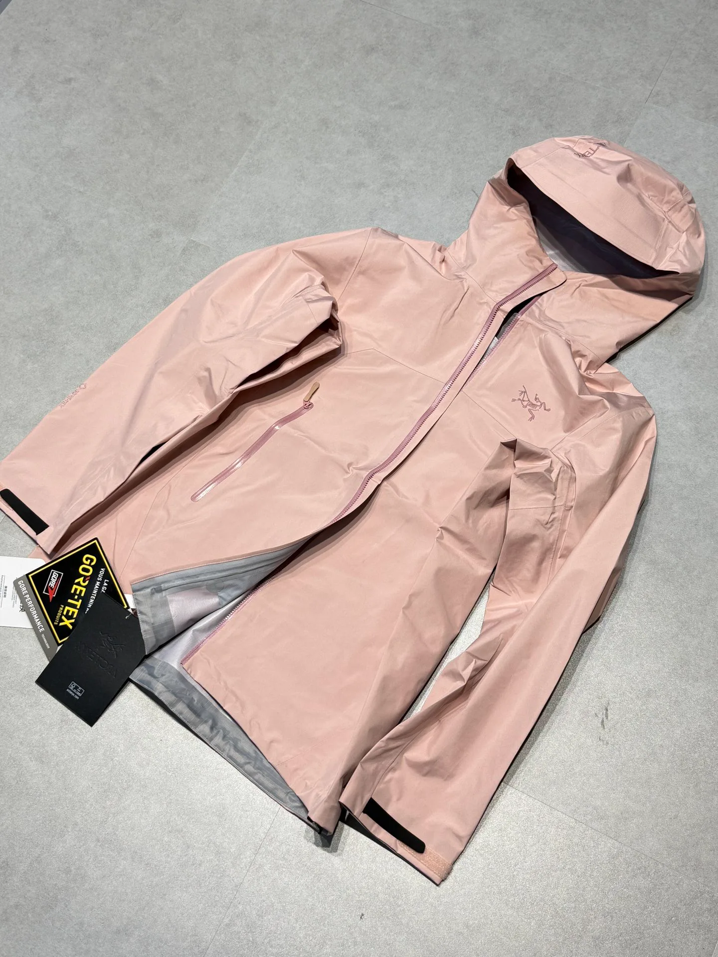 Куртки И Пуховики Женские Arcteryx 18694571